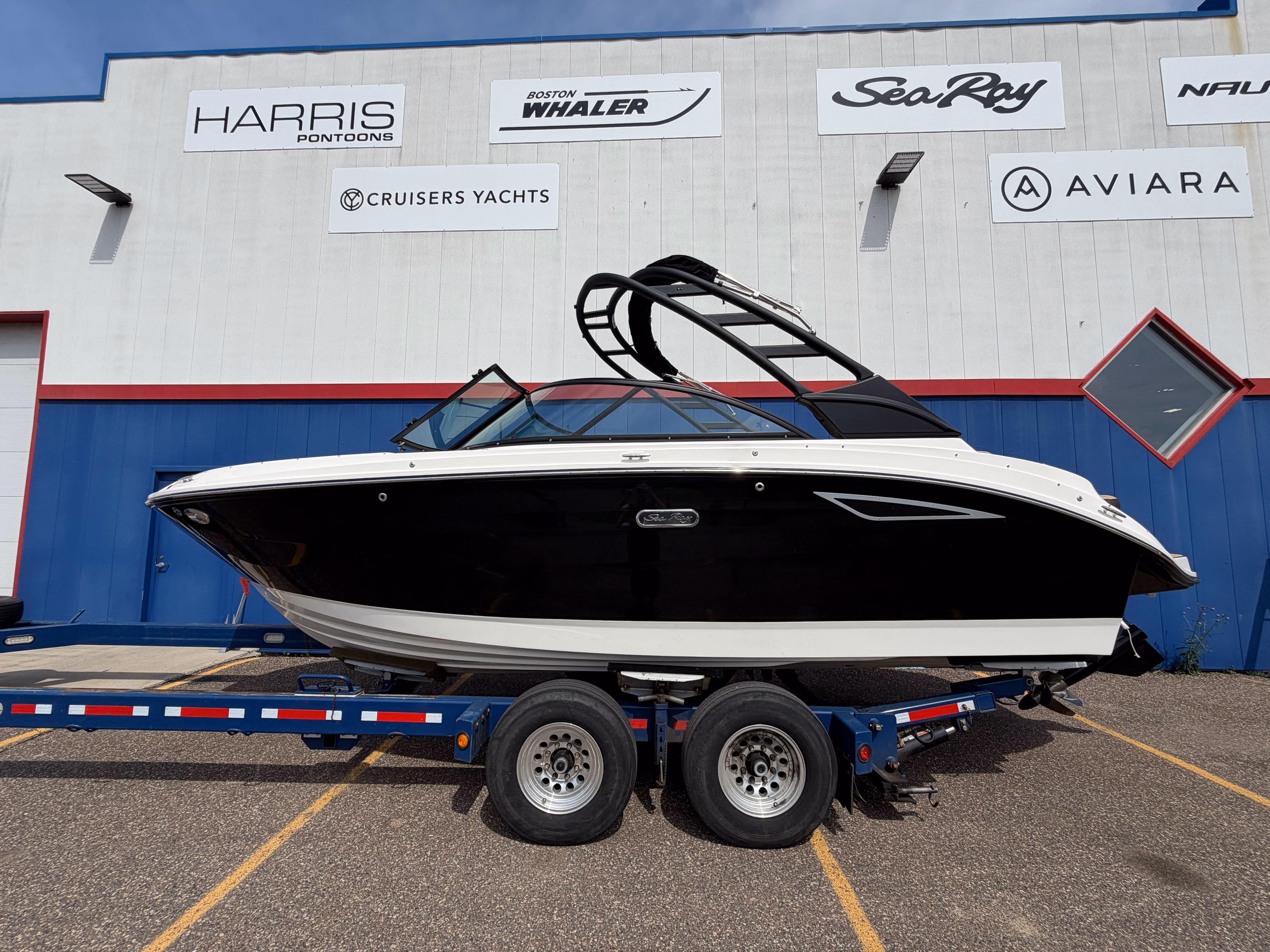 2026 Sea Ray SDX 230 Surf