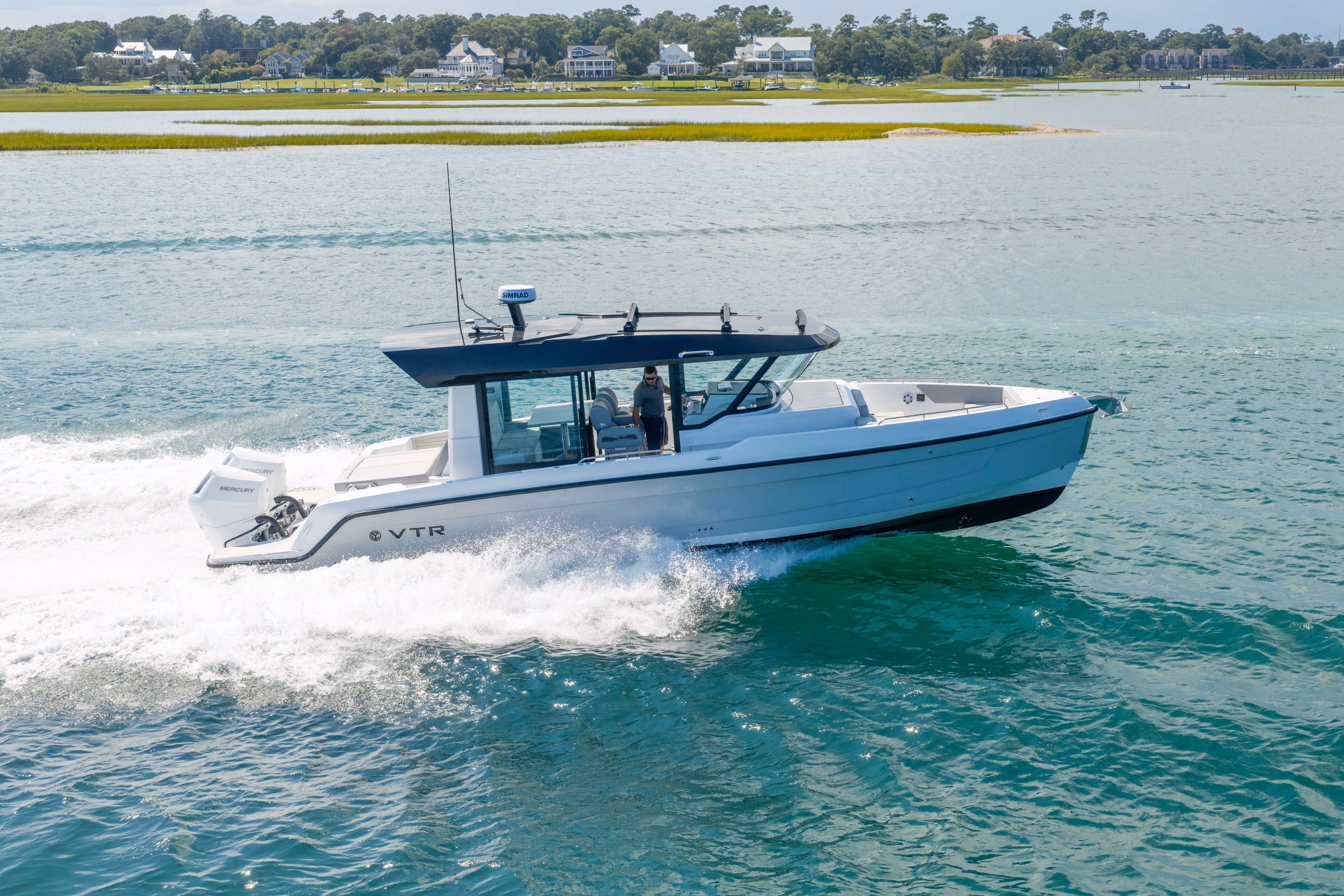 2027 Cruisers Yachts 38 VTR EC