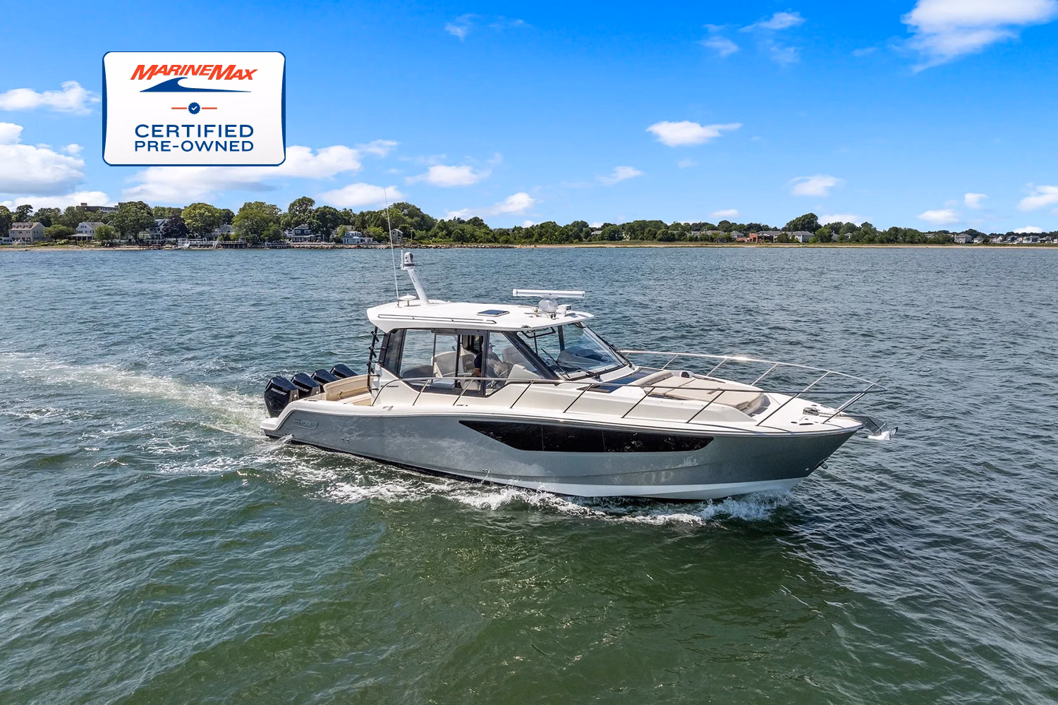 2025 Boston Whaler 405 Conquest