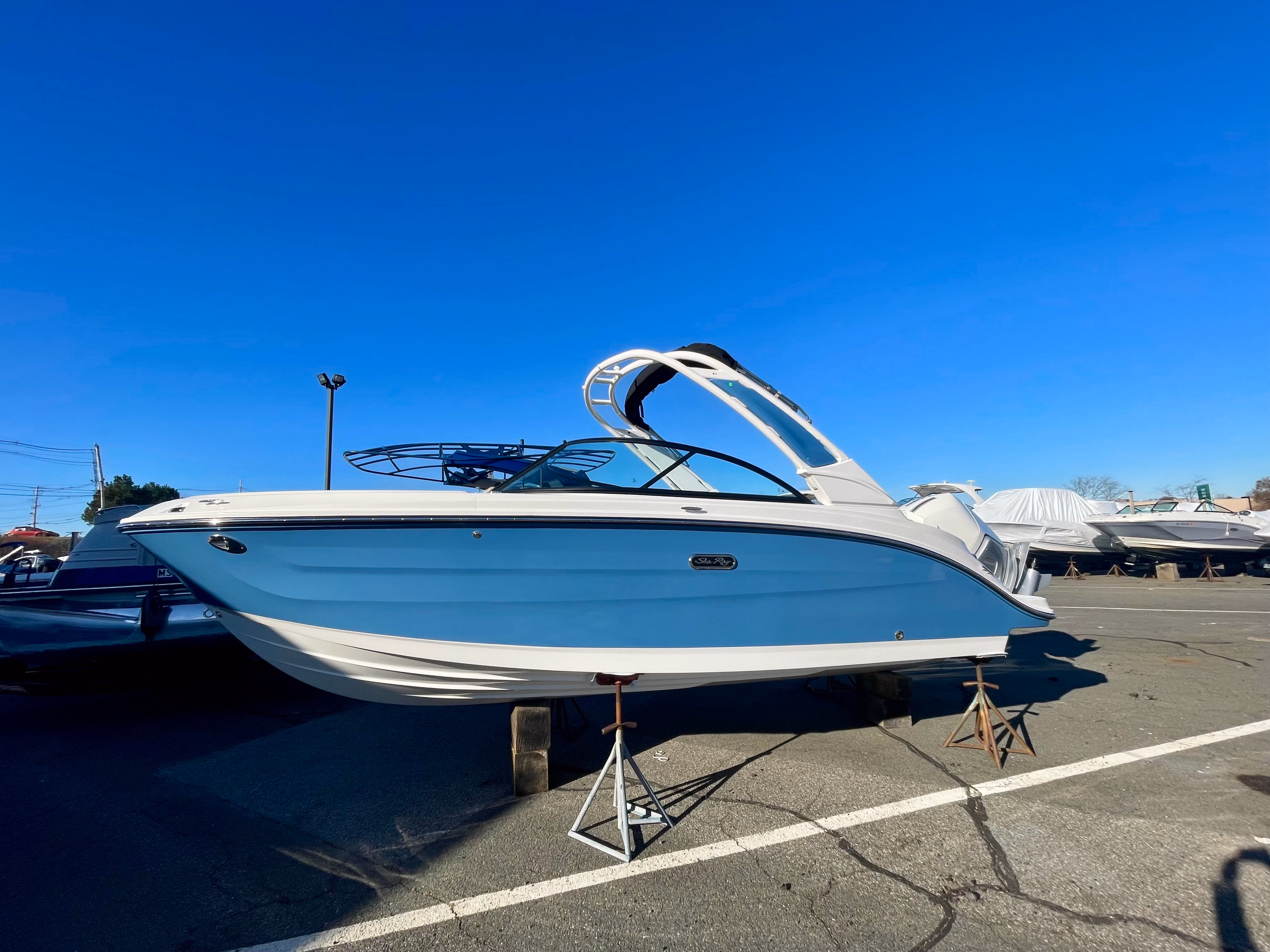 2026 Sea Ray SDX 230 Outboard 