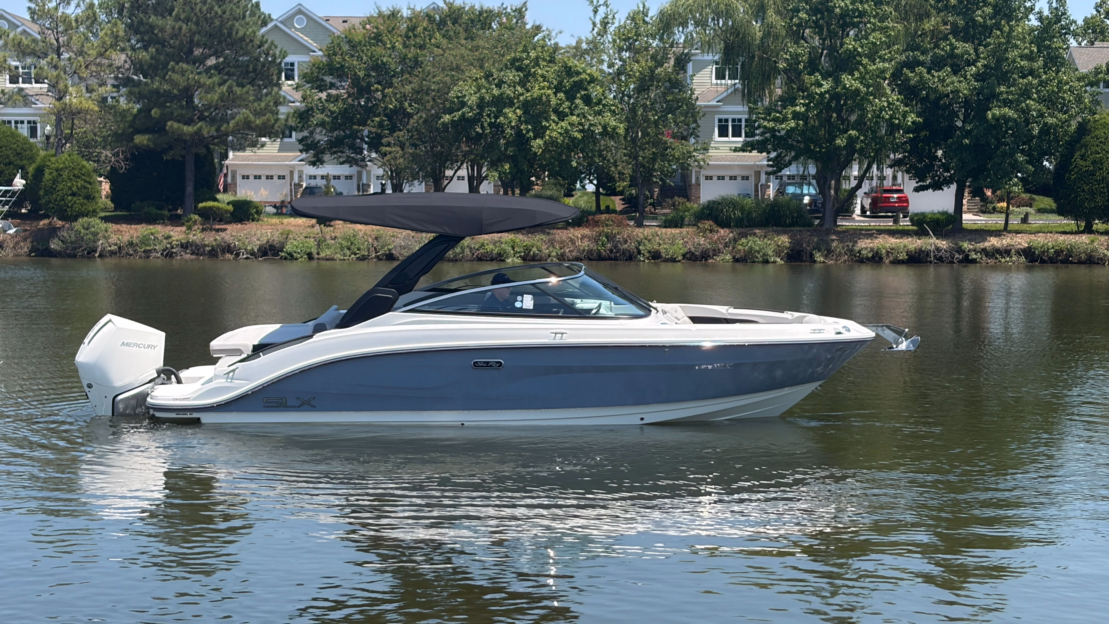2026 Sea Ray SLX 260 Outboard