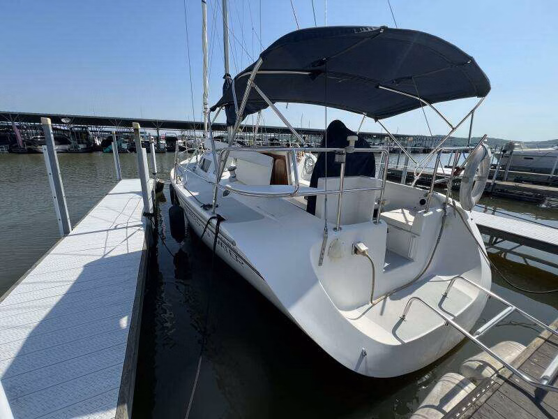 1994 Catalina Yachts 320