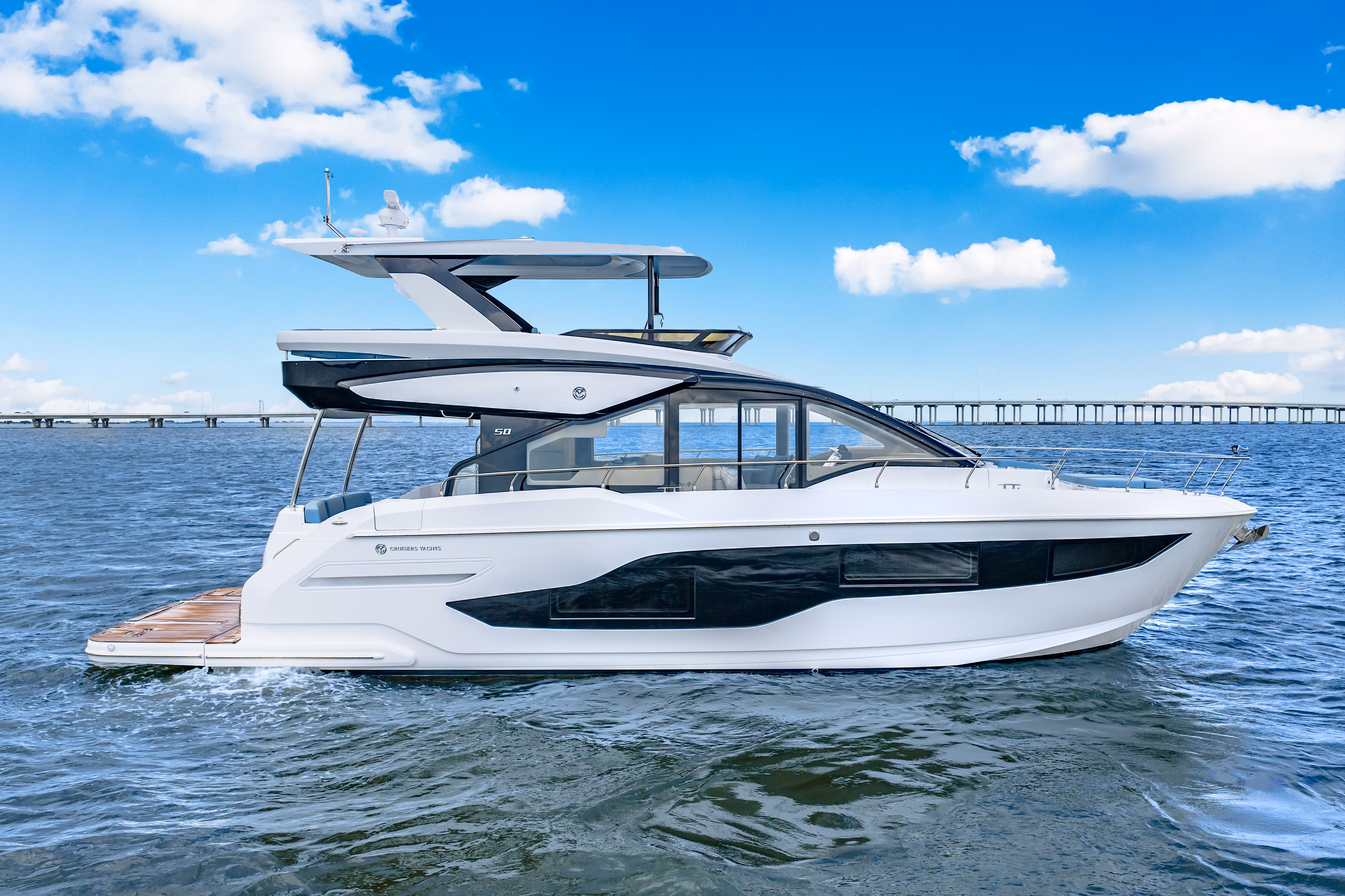 2026 Cruisers Yachts 50 FLY