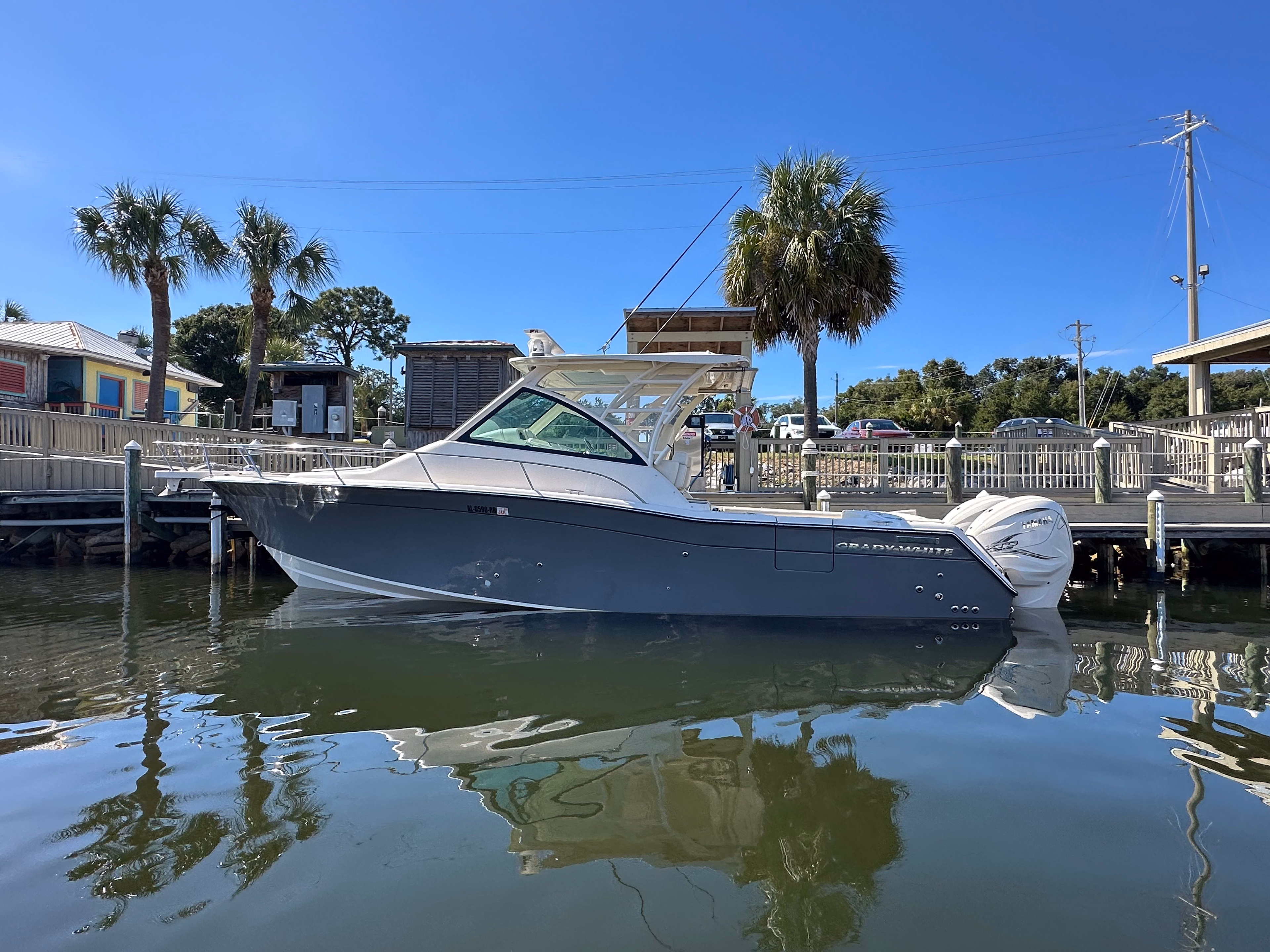 2020 Grady-White Boats Express 330 