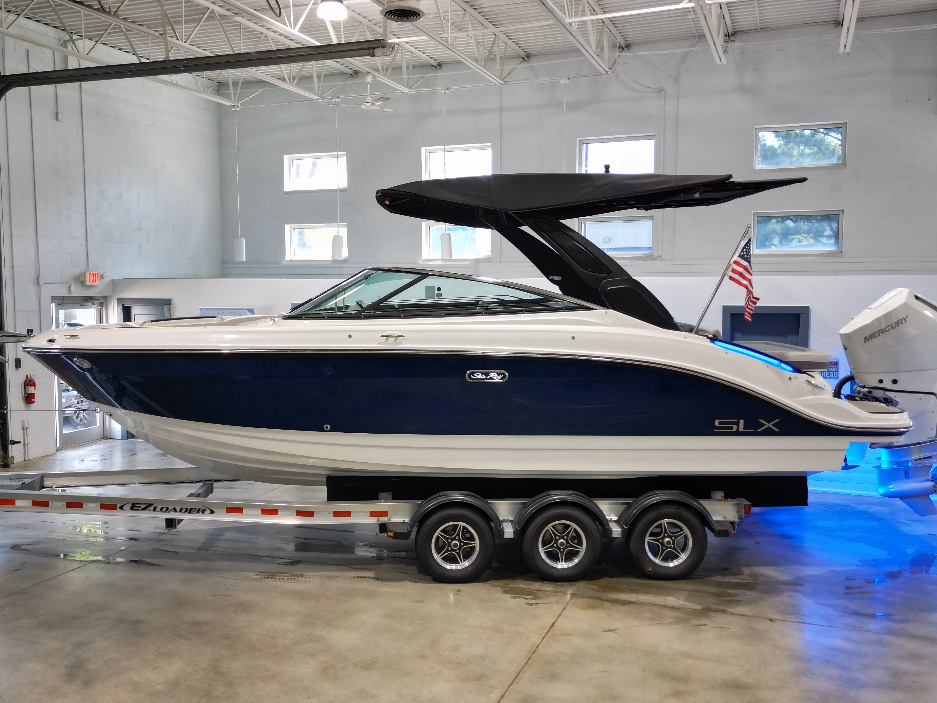 2027 Sea Ray SLX 260 Outboard