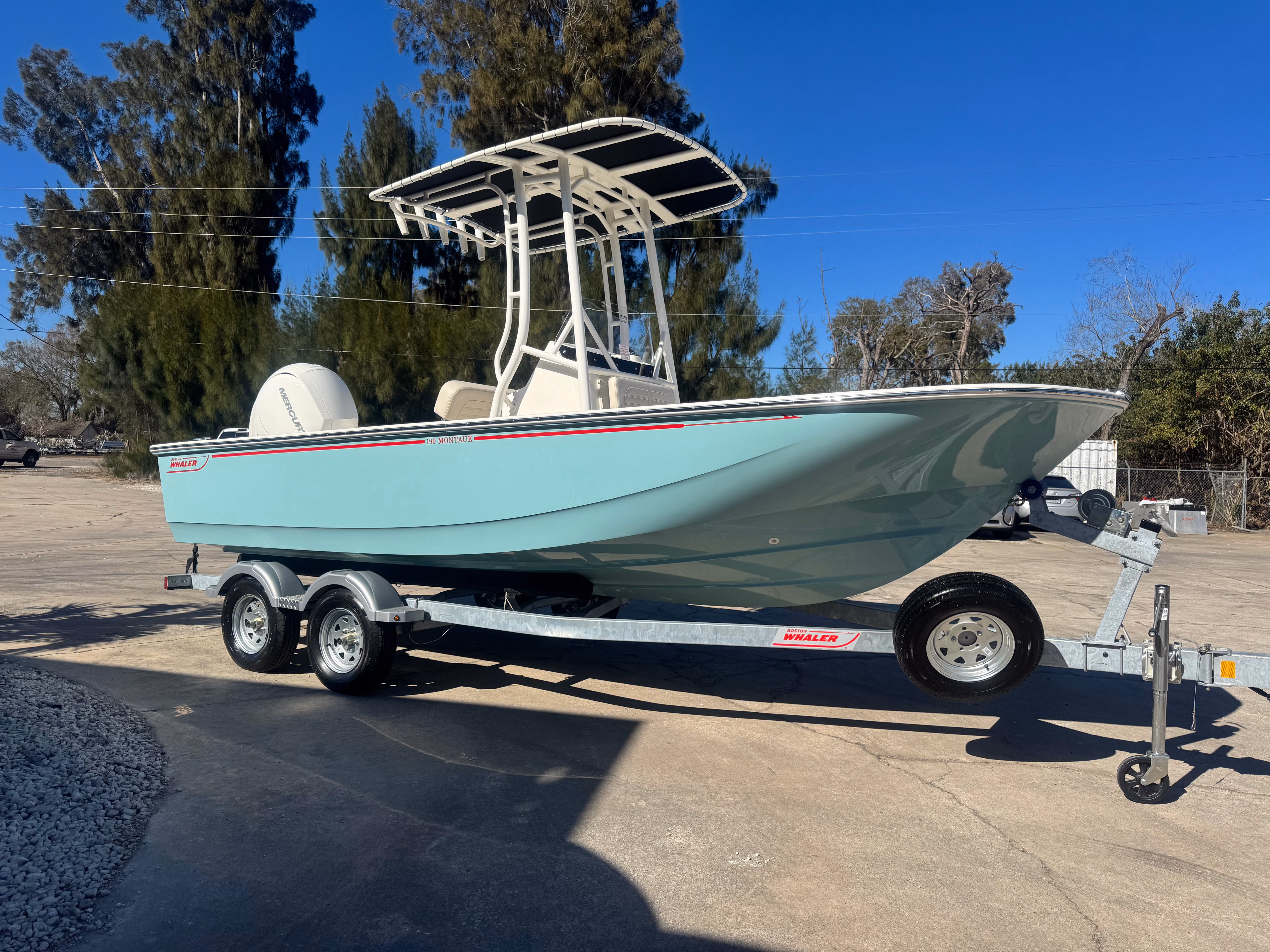 2026 Boston Whaler 190 Montauk