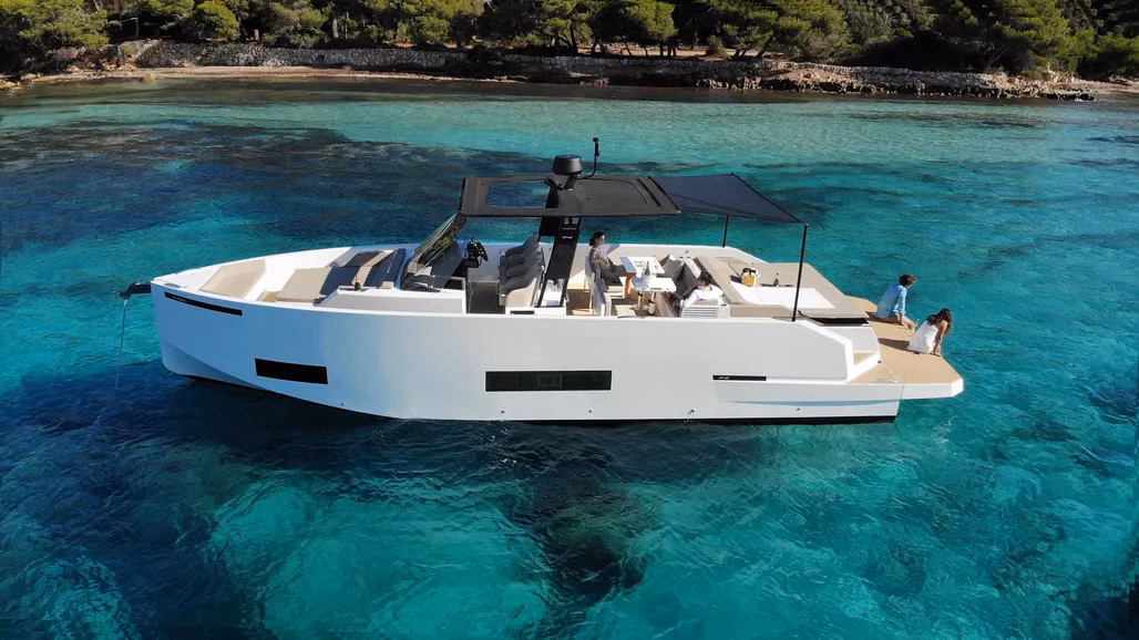 2024 De Antonio Yachts D42 Open