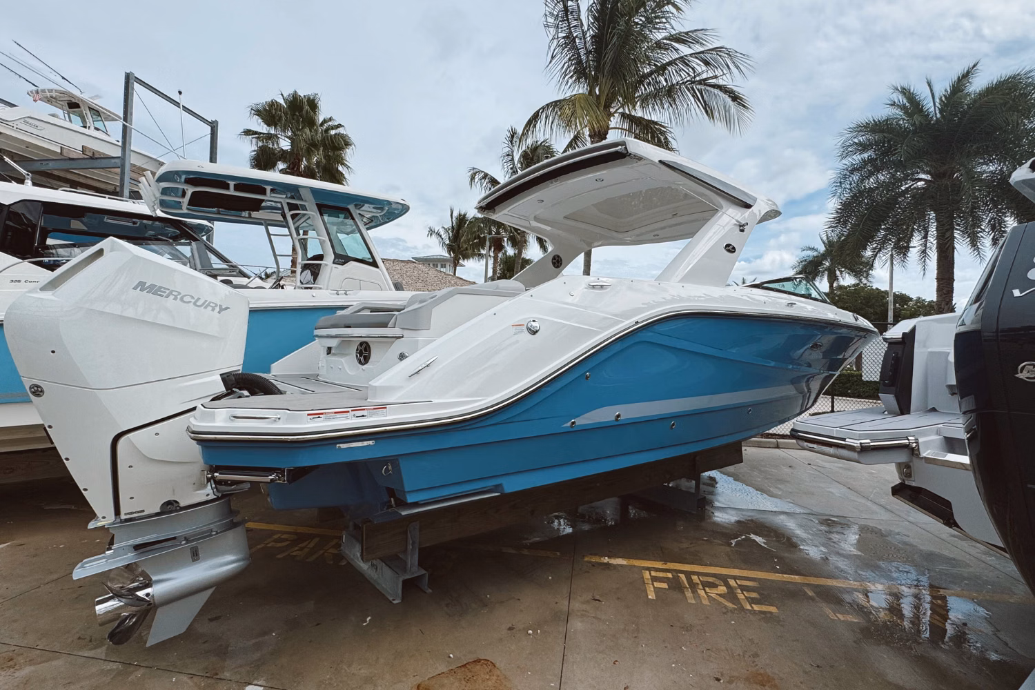 2026 Sea Ray SLX 310 Outboard 