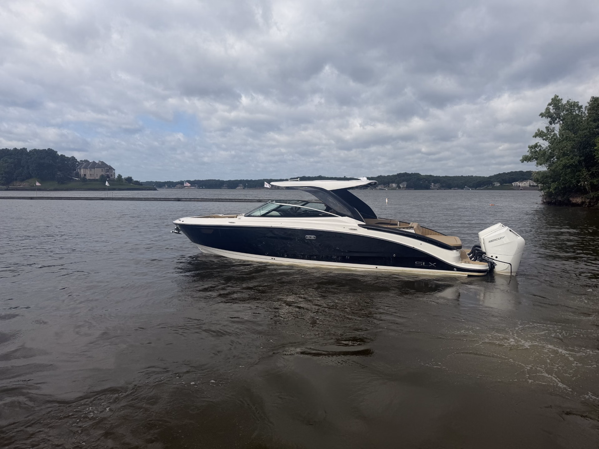 2026 Sea Ray SLX 360 Outboard