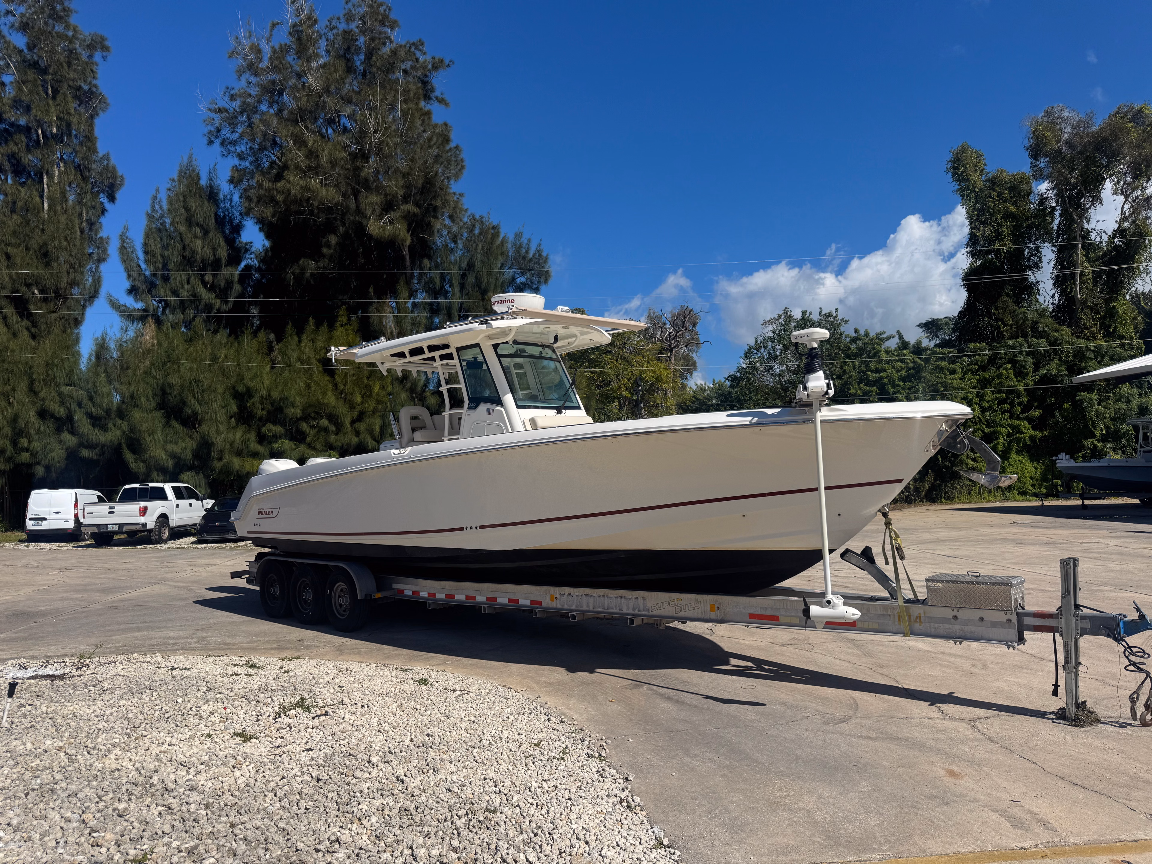 2017 Boston Whaler 330 Outrage