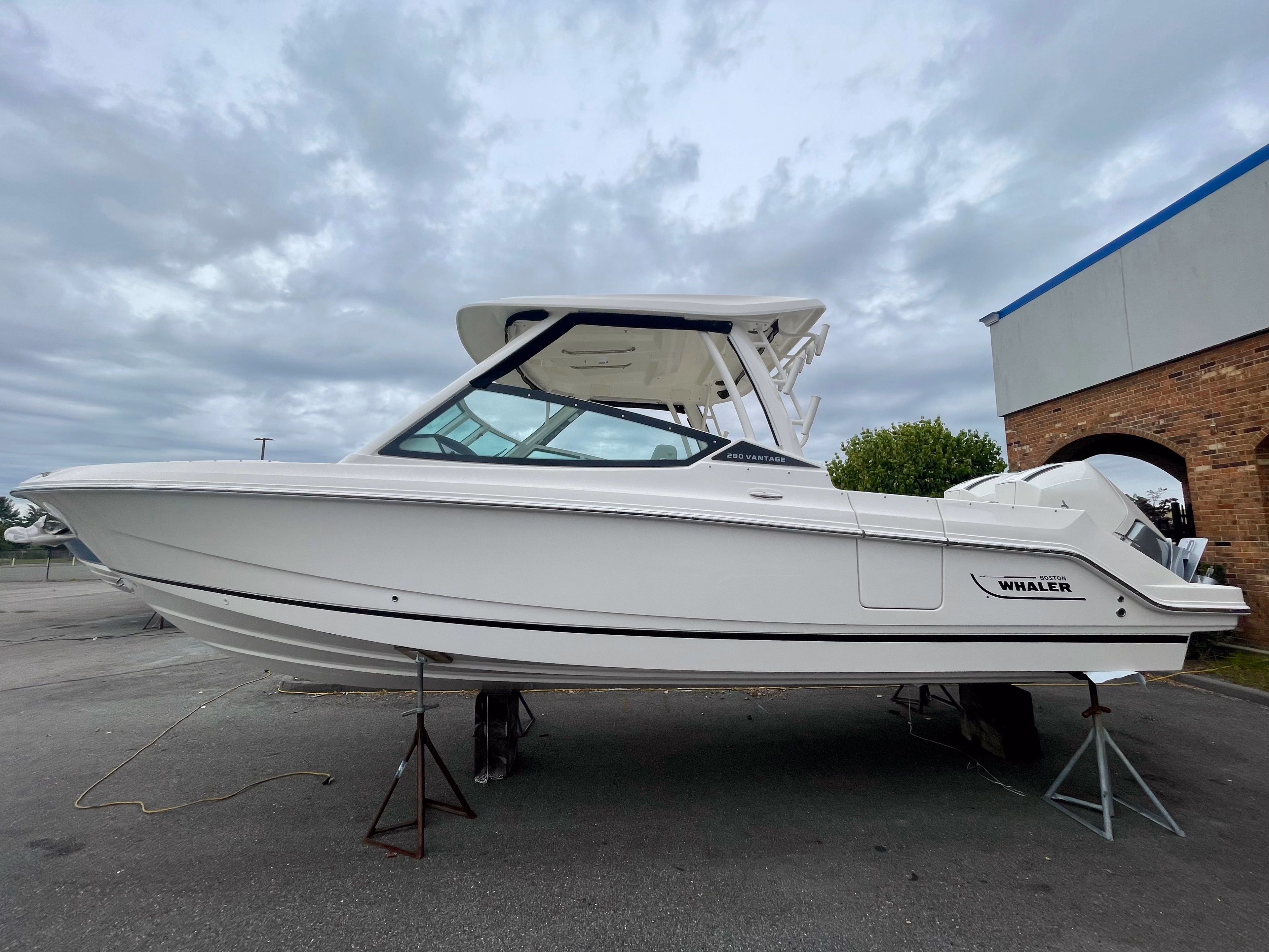 2027 Boston Whaler 280 Vantage