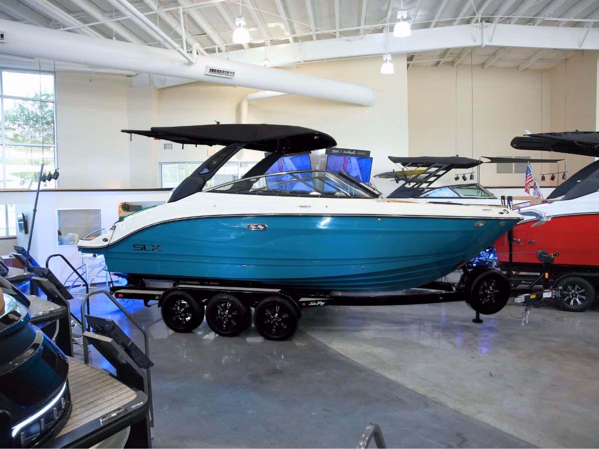 2027 Sea Ray SLX 260 