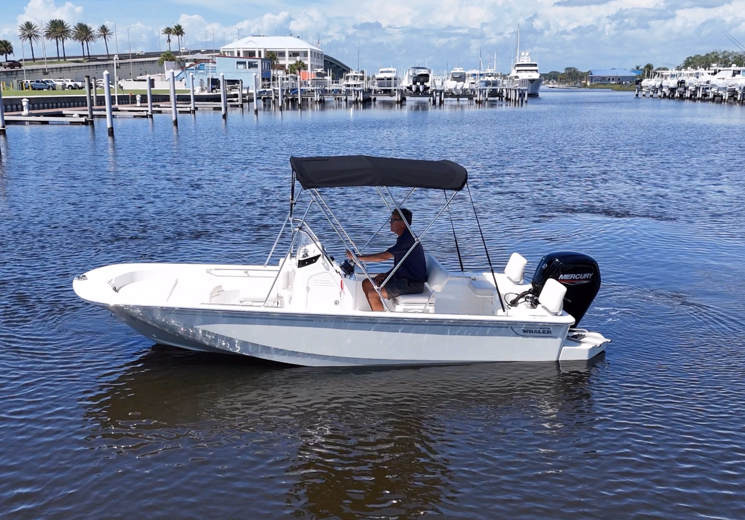 2027 Boston Whaler 170 Montauk 