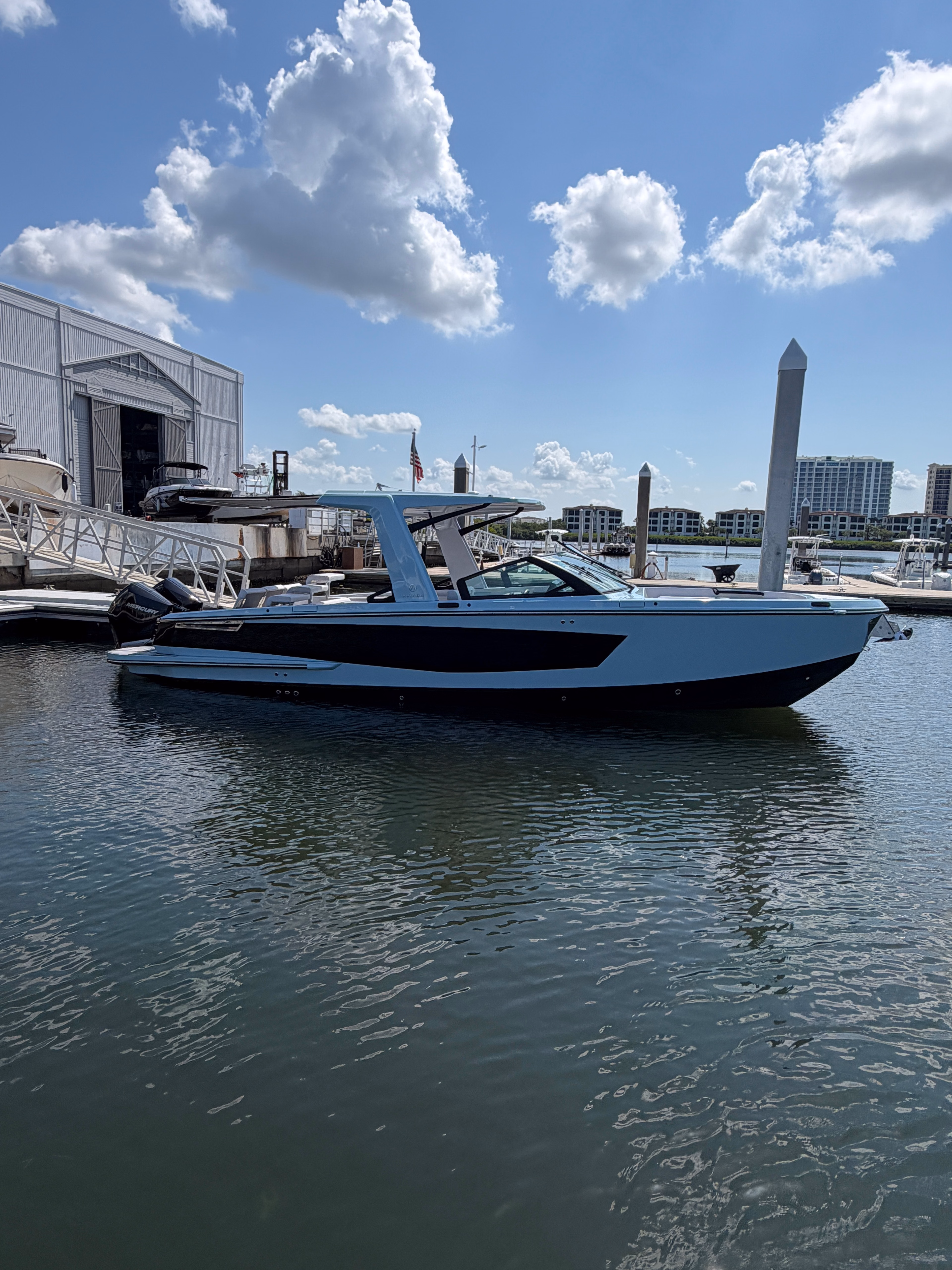 2023 Aviara AV32 OB 