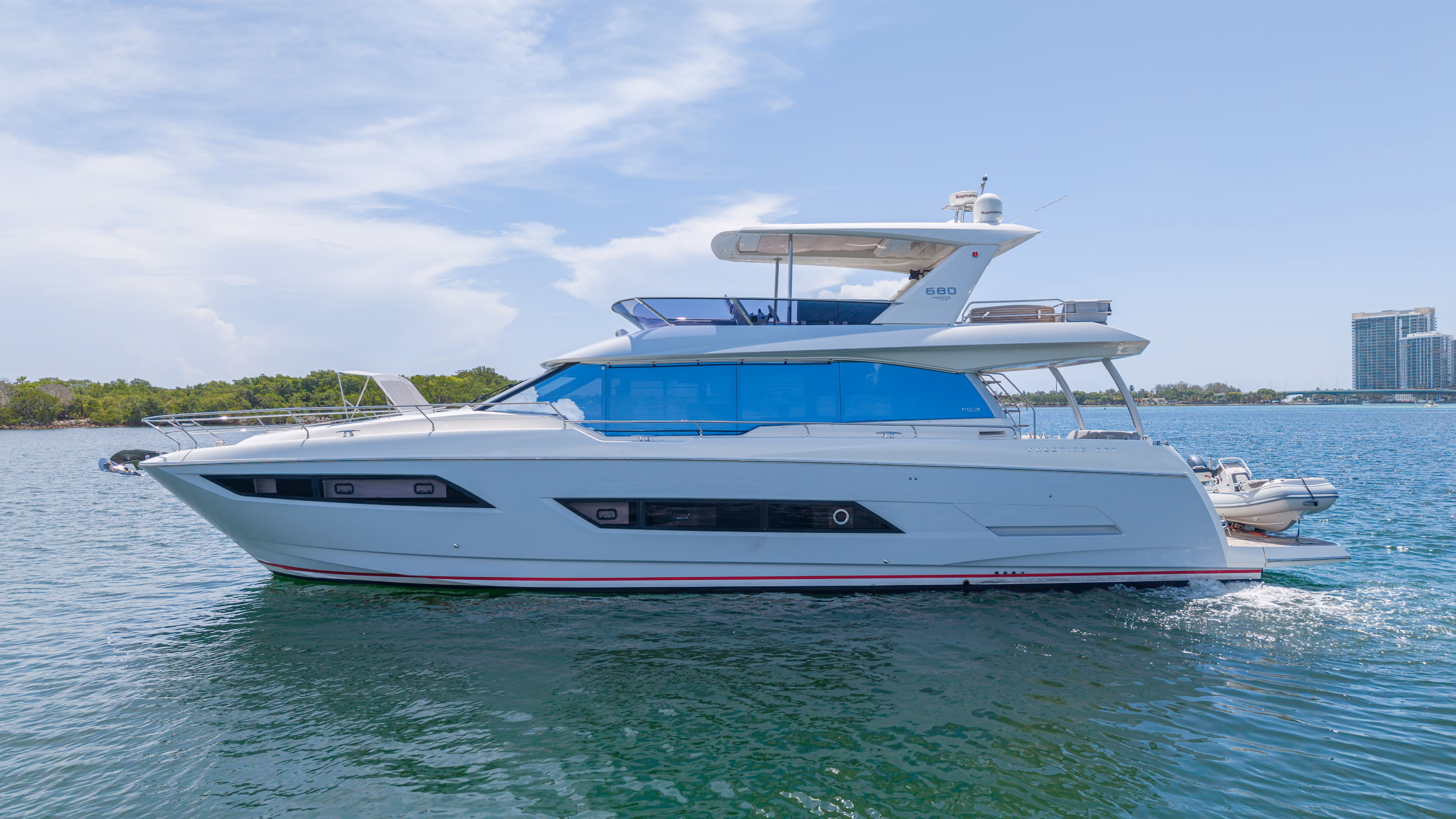 2016 Prestige 680