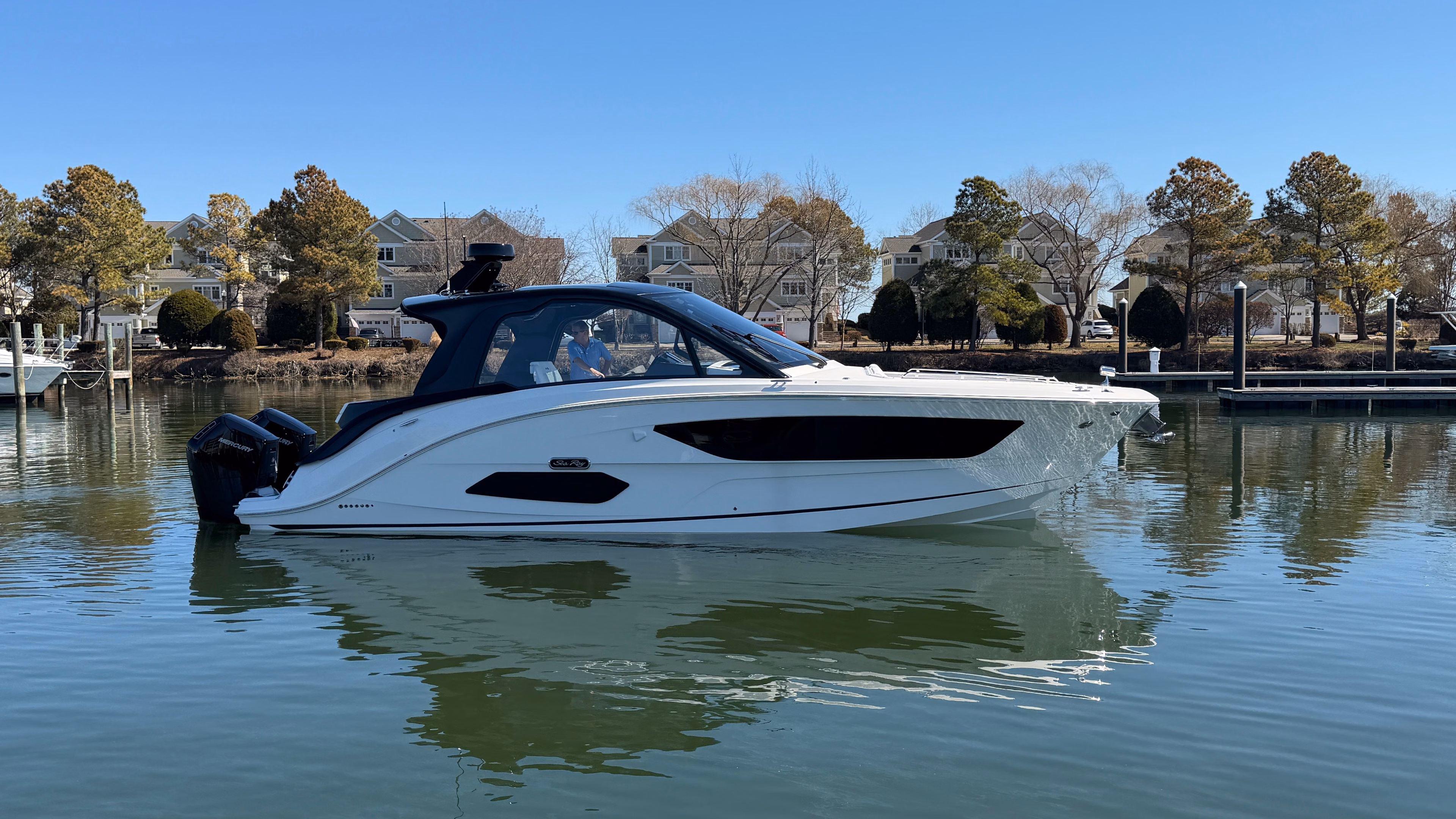 2026 Sea Ray Sundancer 370 Outboard