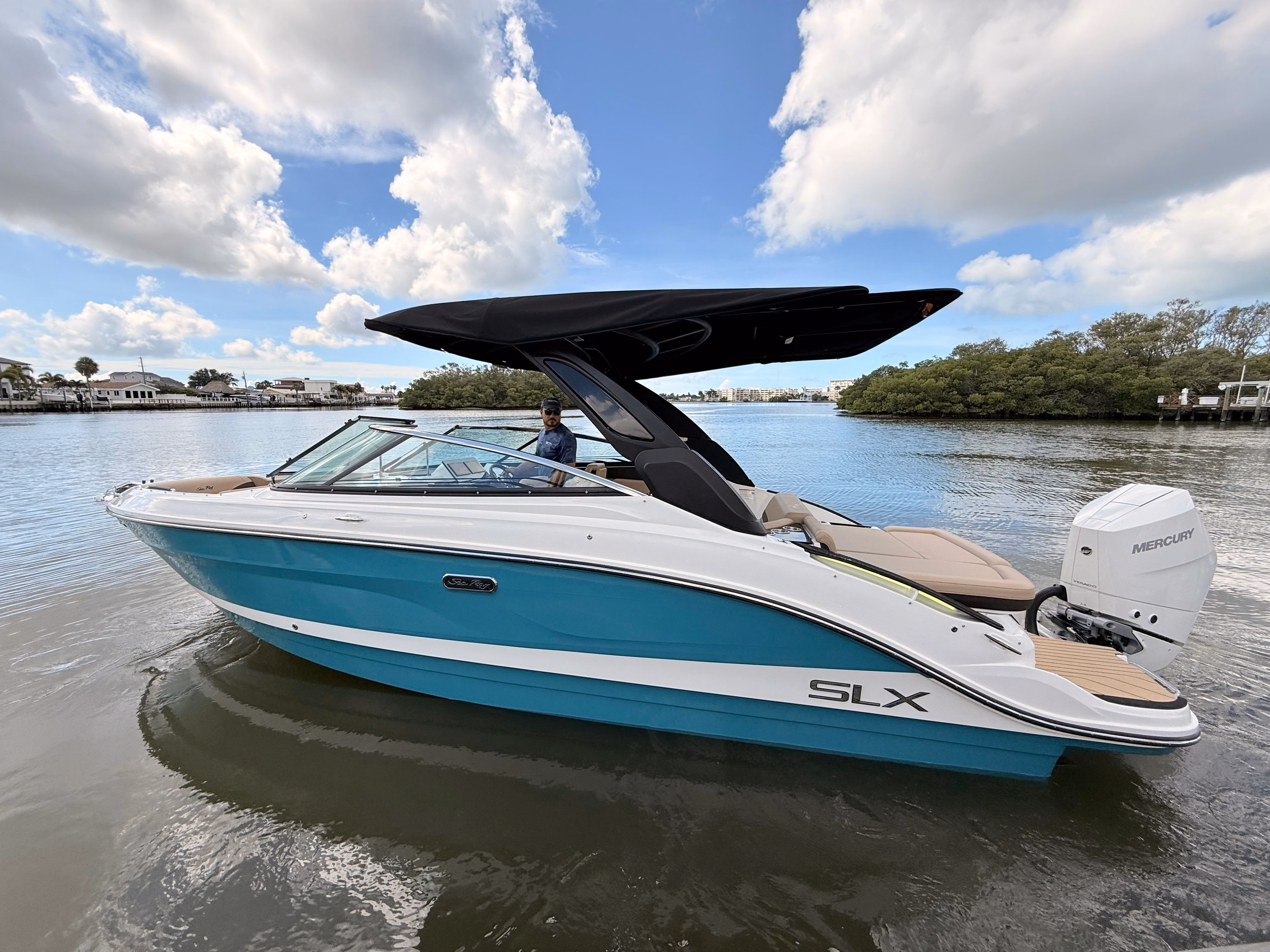 2027 Sea Ray SLX 260 Outboard