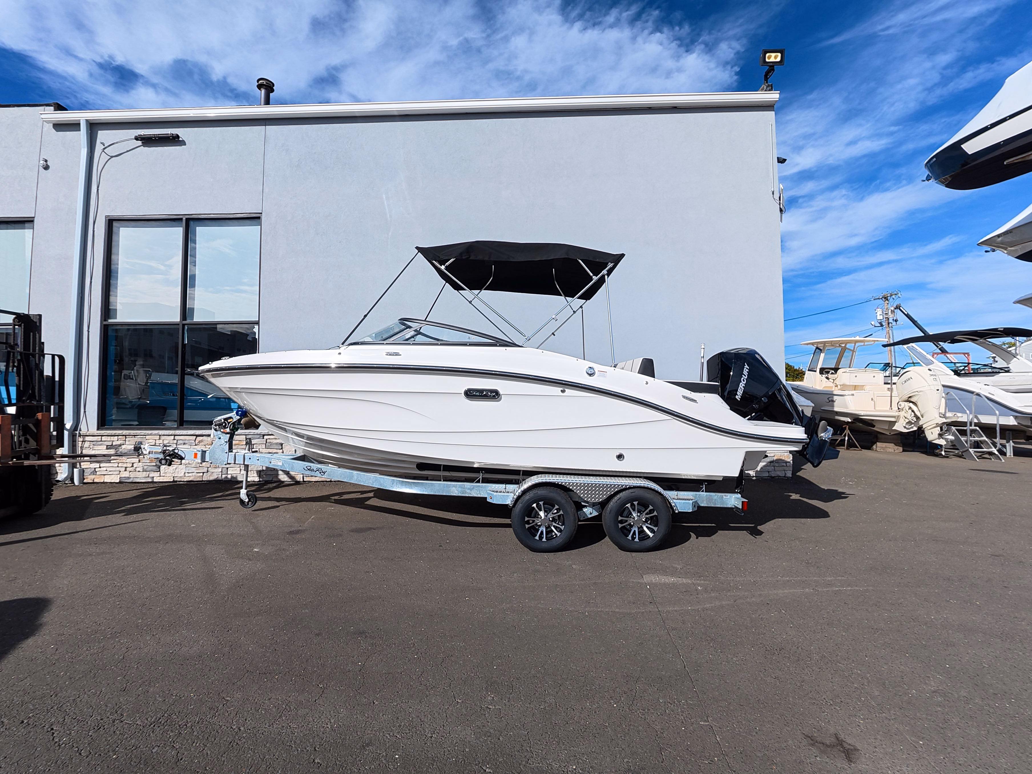 2027 Sea Ray SPX 210 Outboard