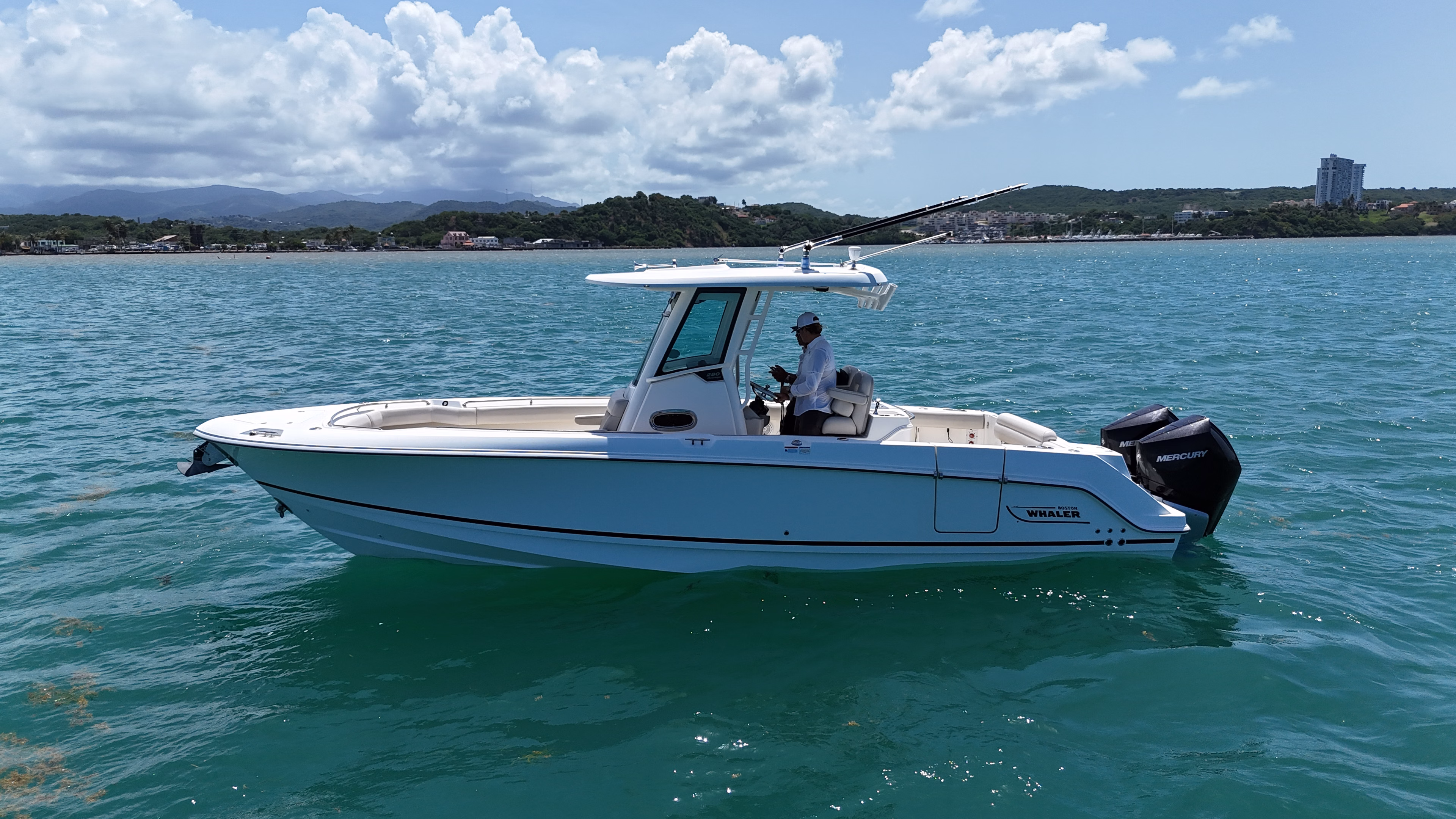 2022 Boston Whaler 280 Outrage 