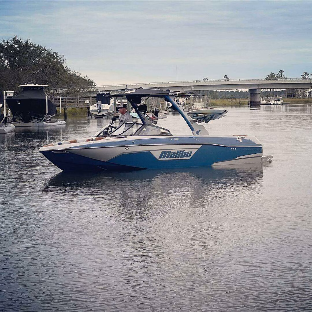 2023 Malibu Boats 23 LSV 