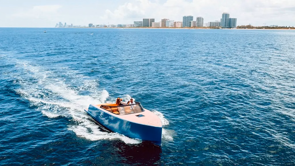 2025 VanDutch Yachts 32 