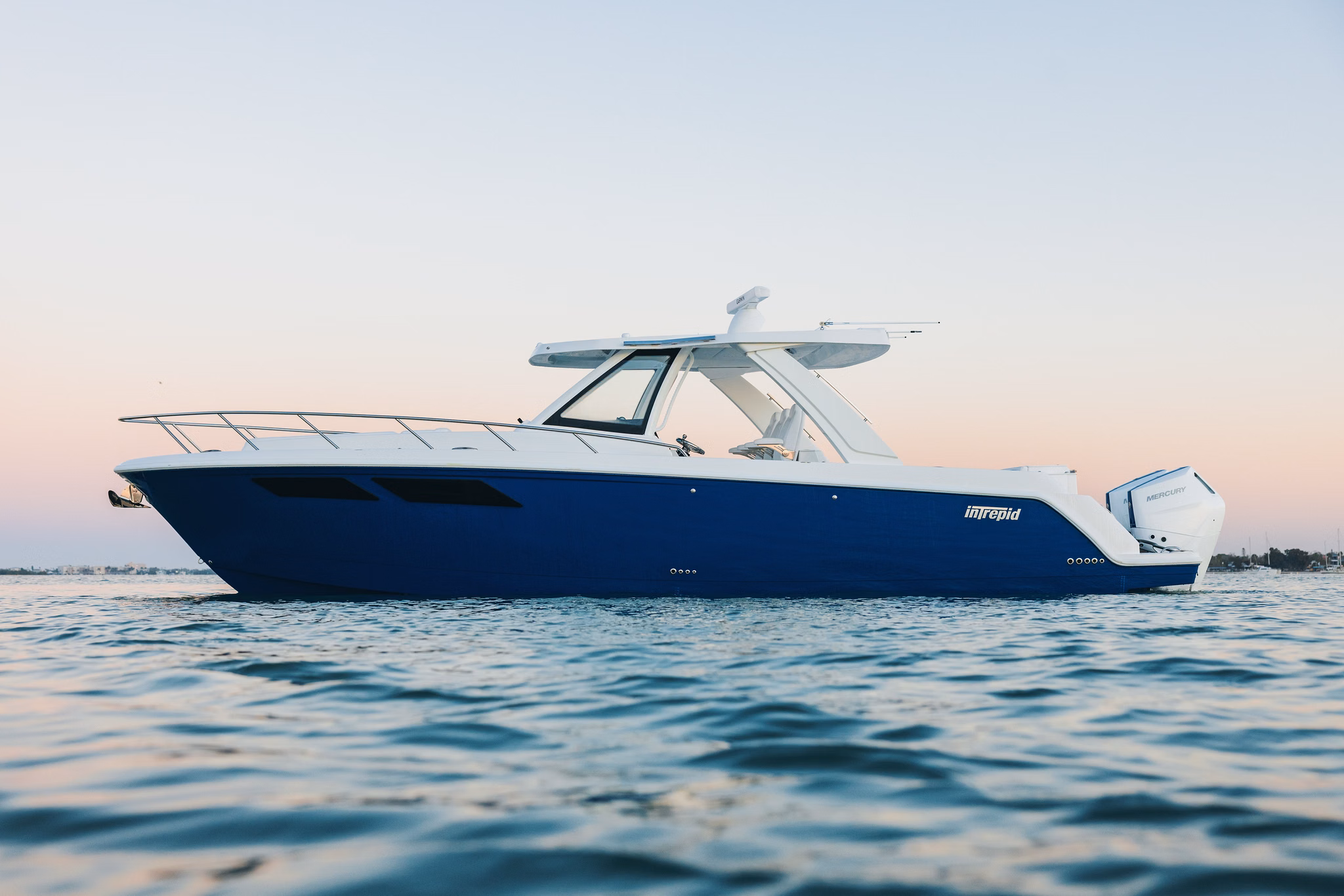 2027 Intrepid Powerboats 35 Valor 