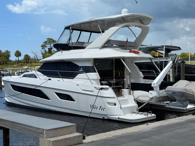 2020 Aquila 44 Yacht