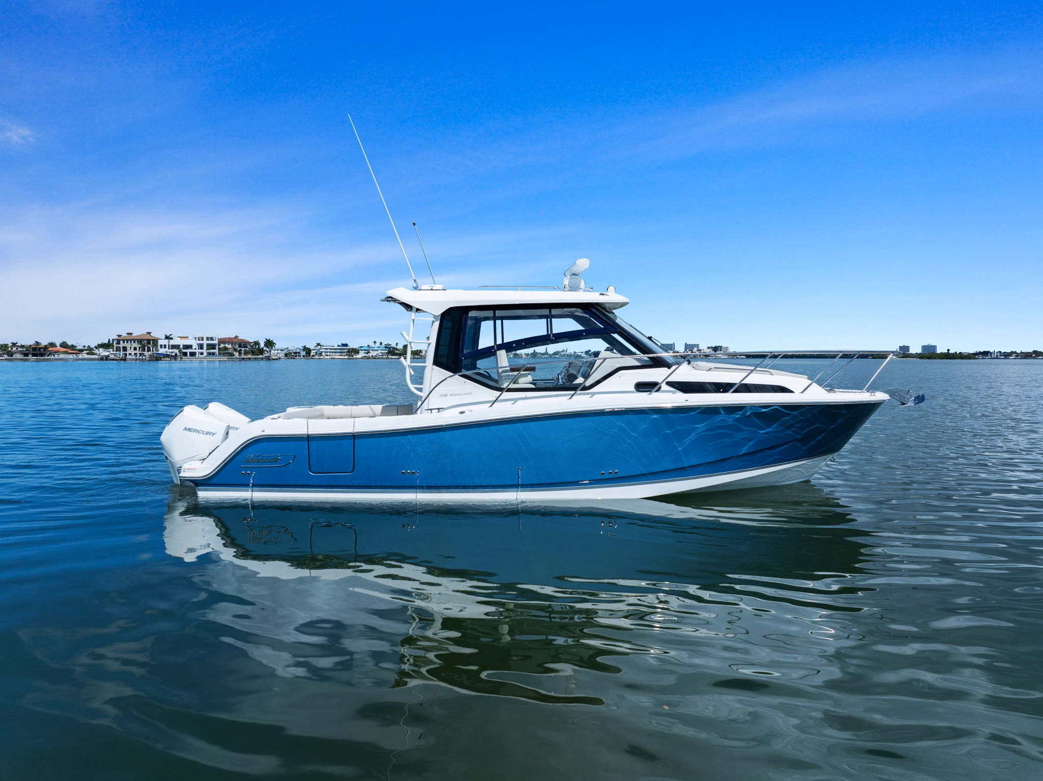 2023 Boston Whaler 325 Conquest