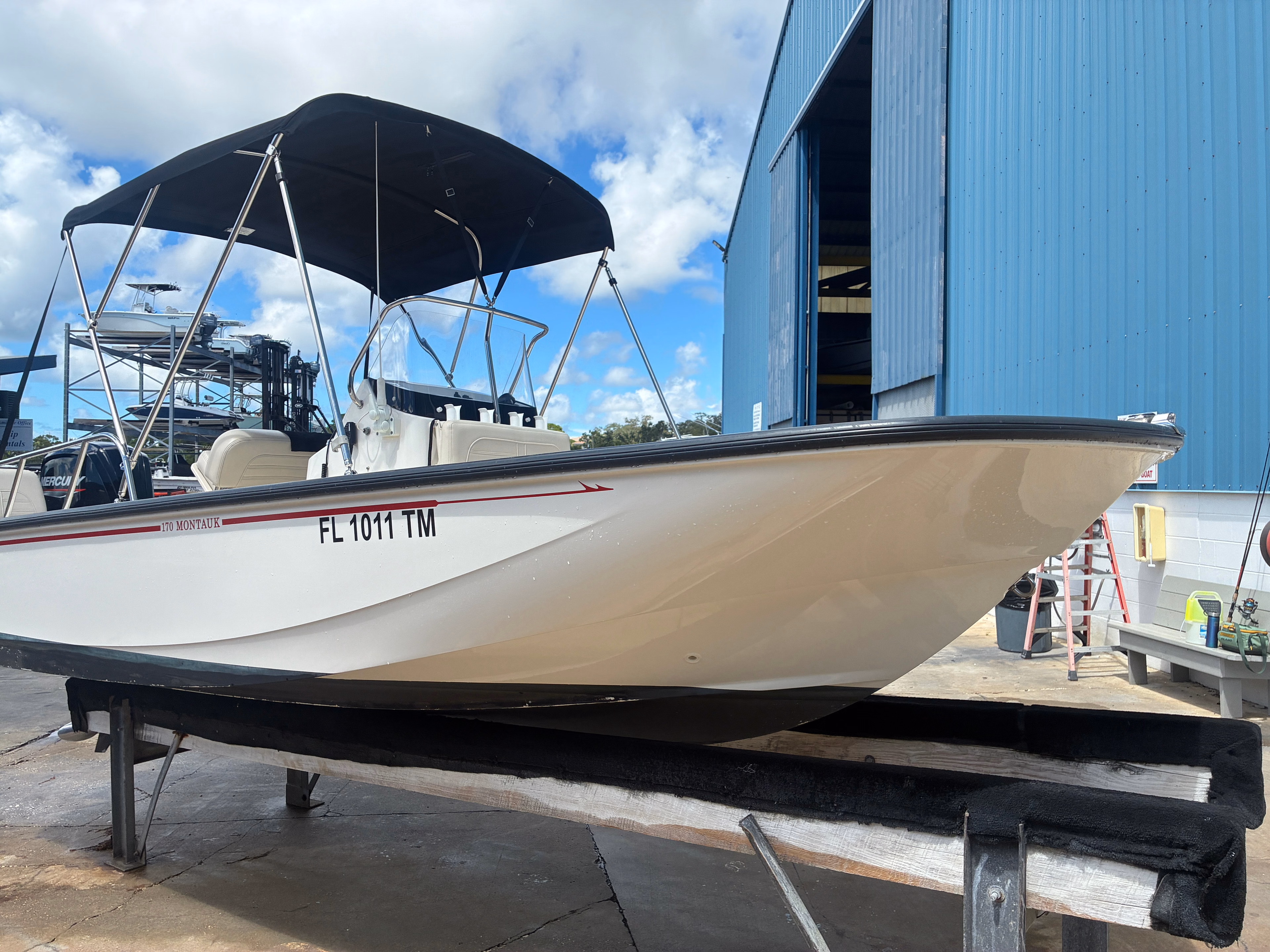 2023 Boston Whaler 170 Montauk 