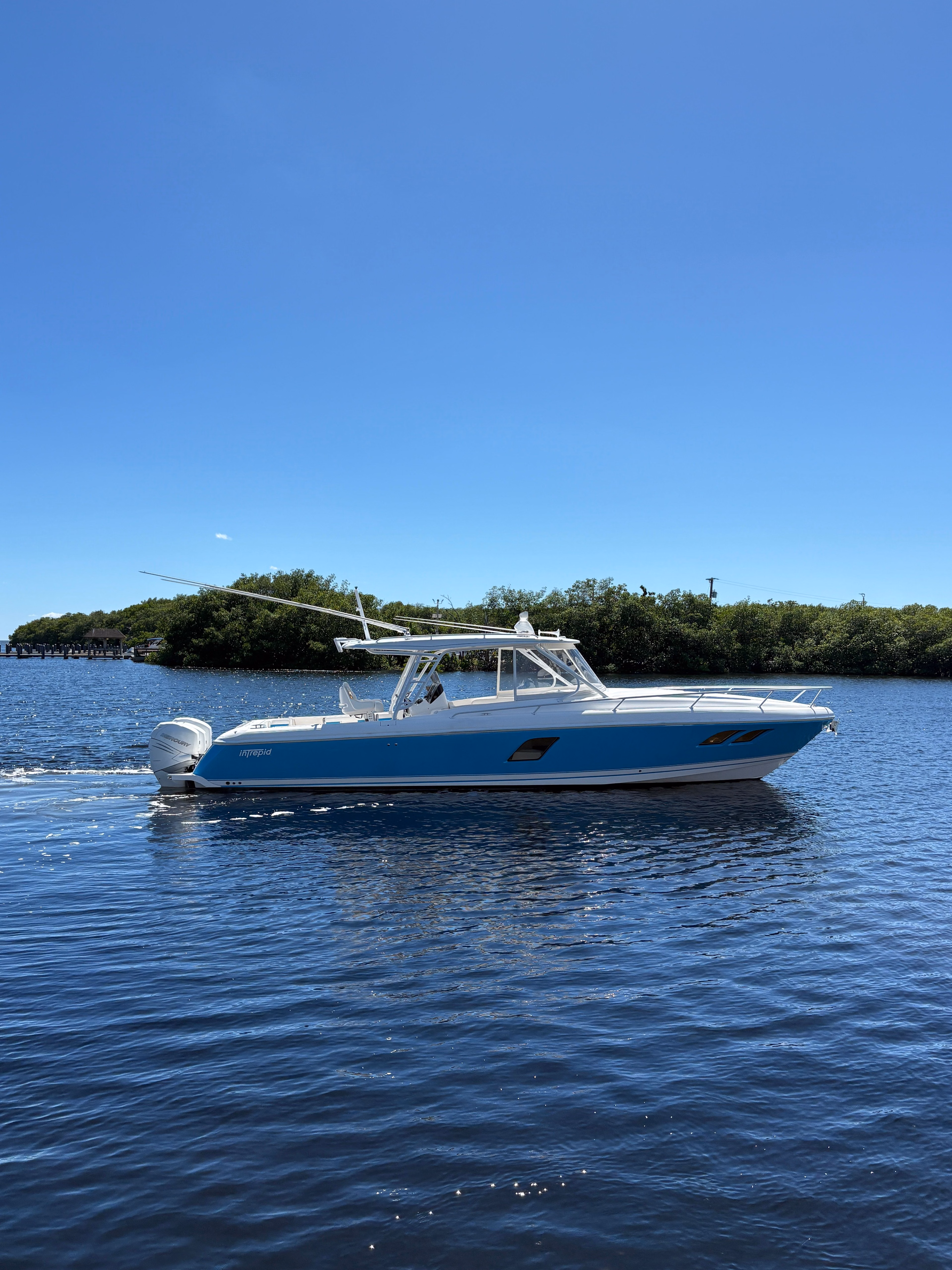 2018 Intrepid Powerboats 407 Cuddy 