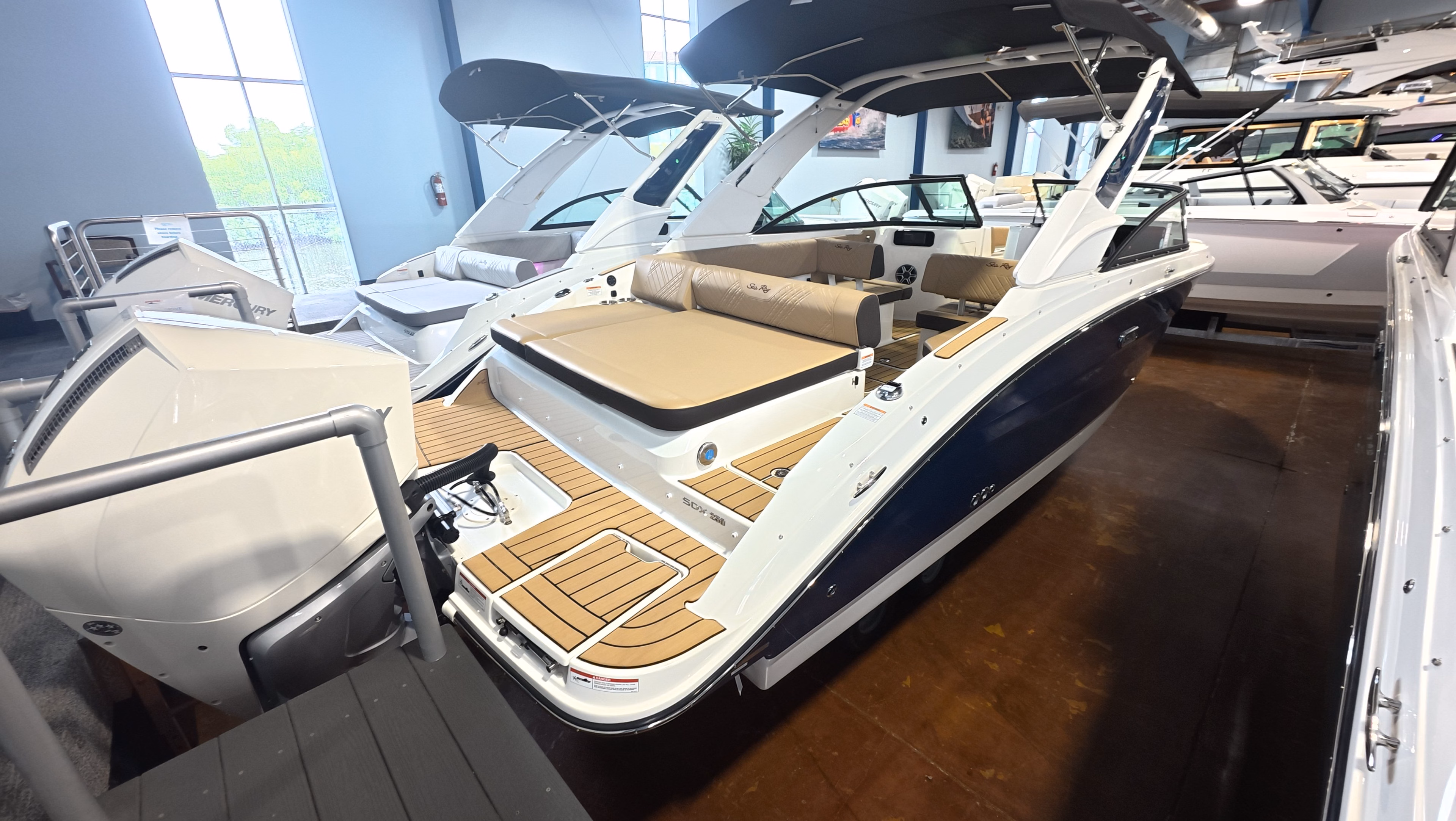 2027 Sea Ray SDX 250 Outboard