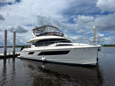 2017 Aquila 44 Yacht