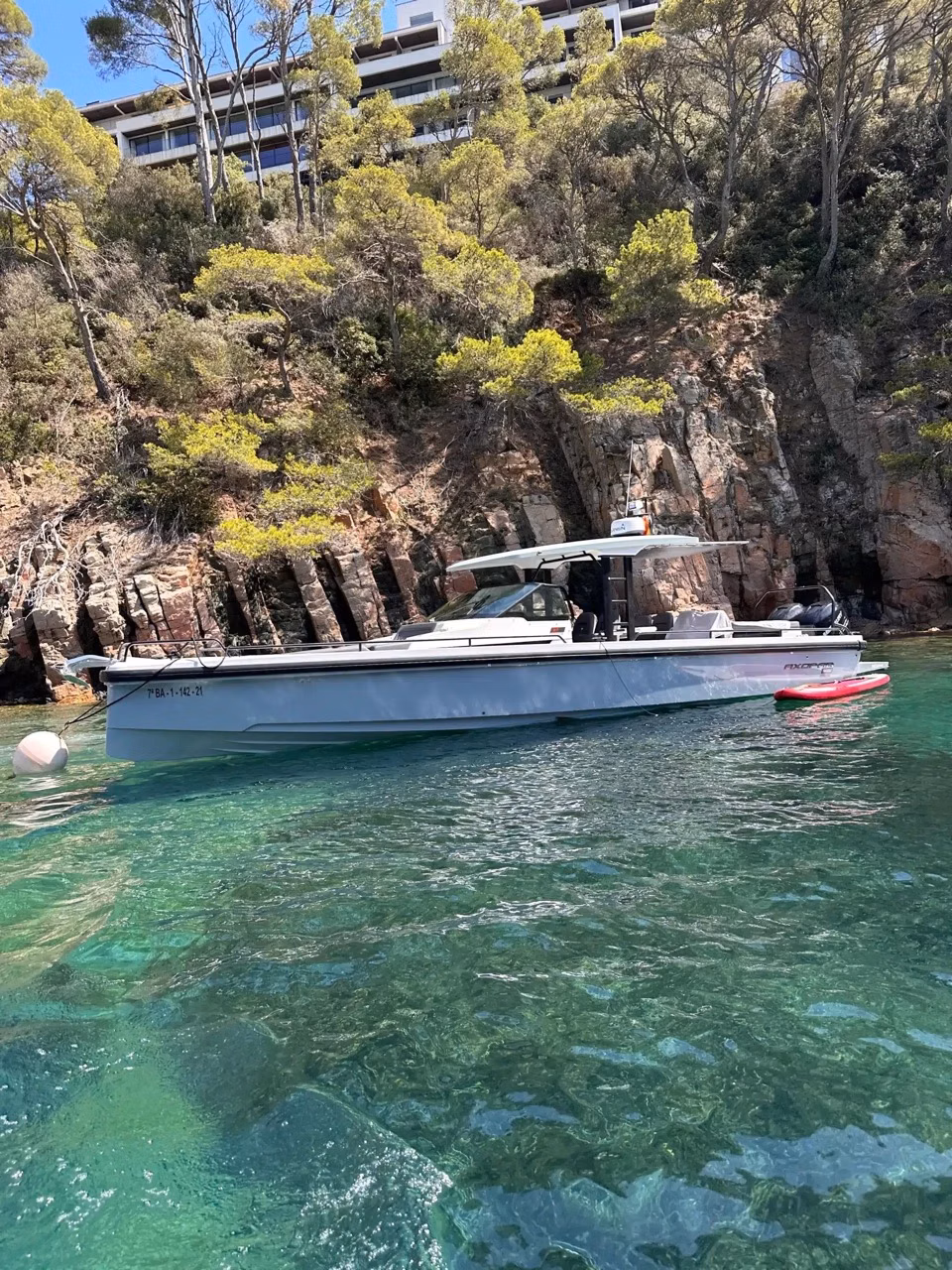 2019 Axopar 37 Sun-Top 