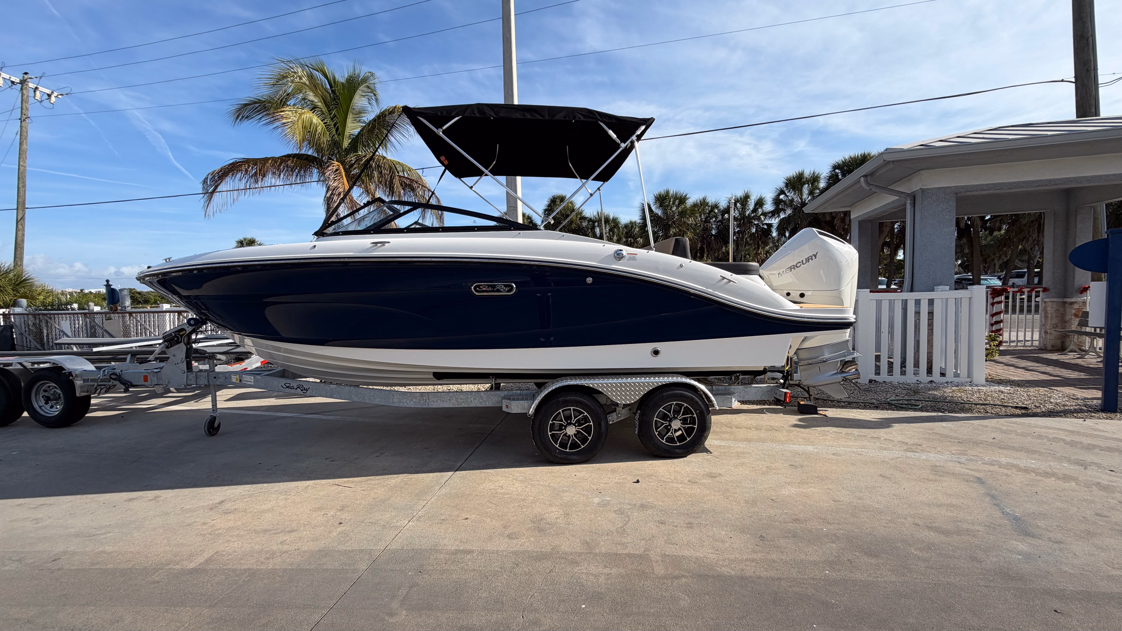 2026 Sea Ray SPX 210 Outboard