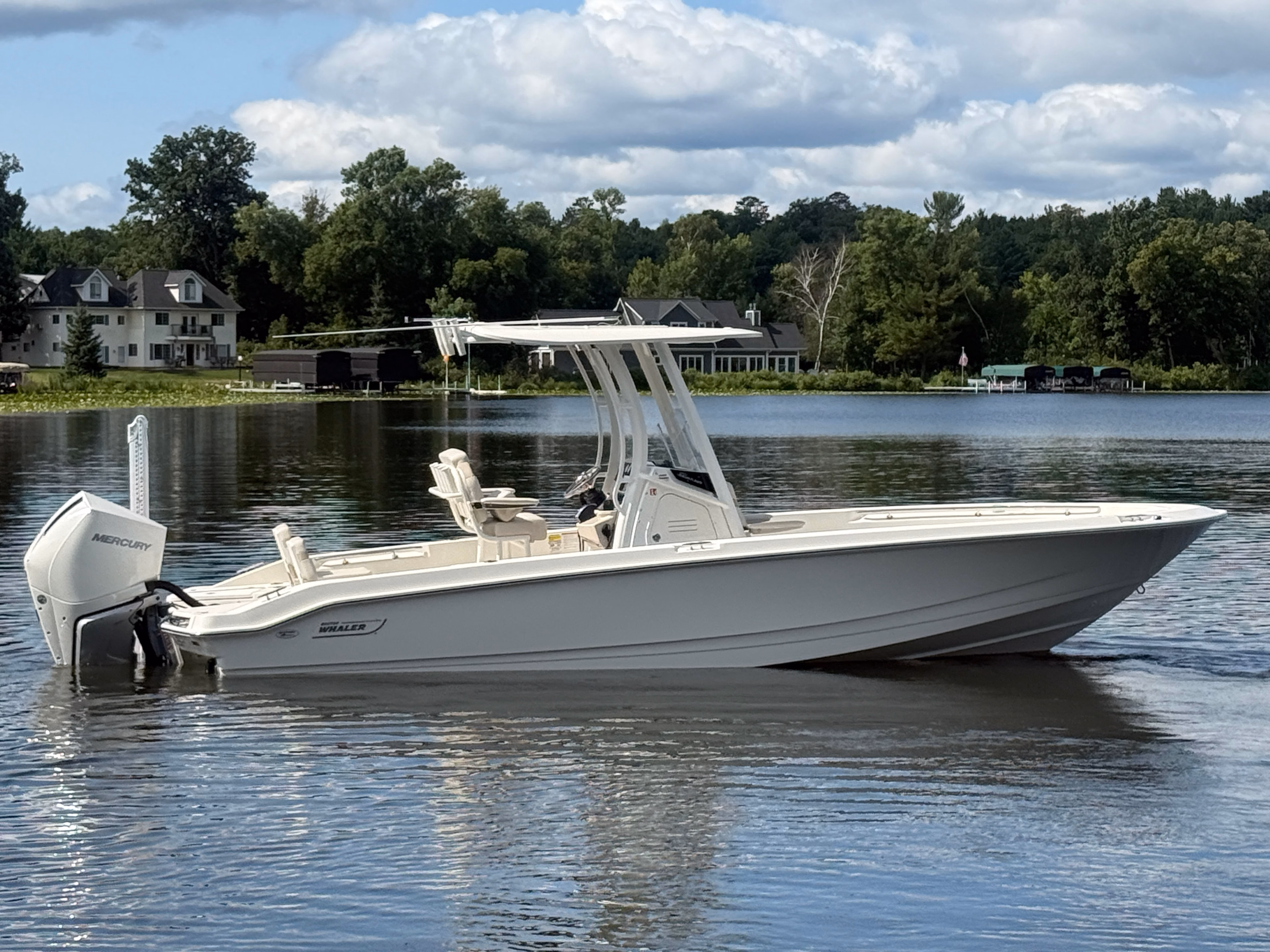 2026 Boston Whaler 250 Dauntless 