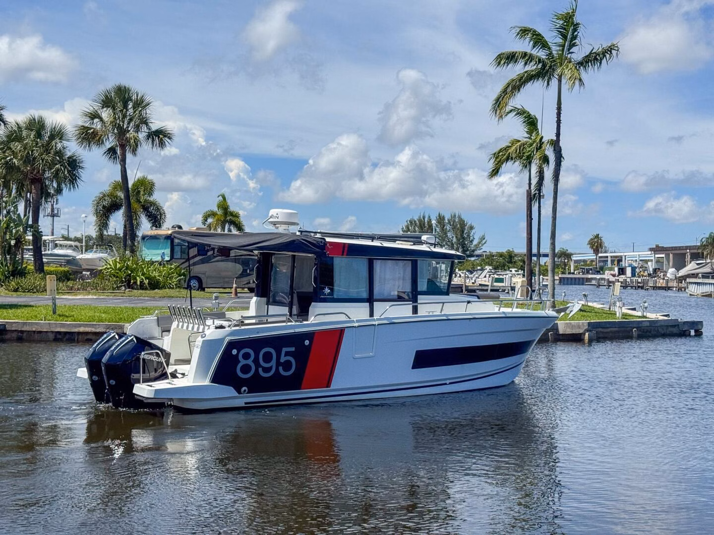 2023 Jeanneau NC 895 Sport 