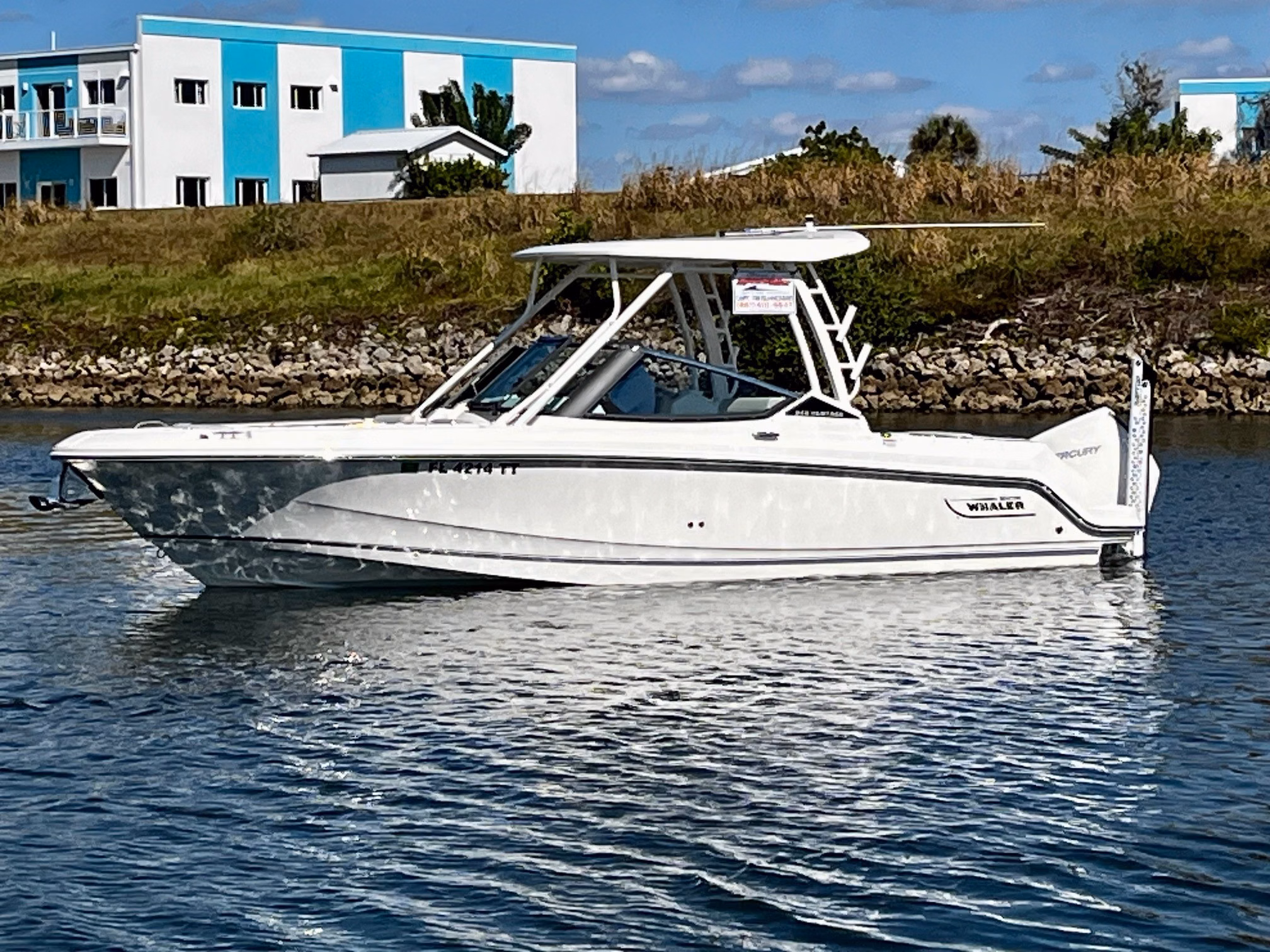 2024 Boston Whaler 240 Vantage