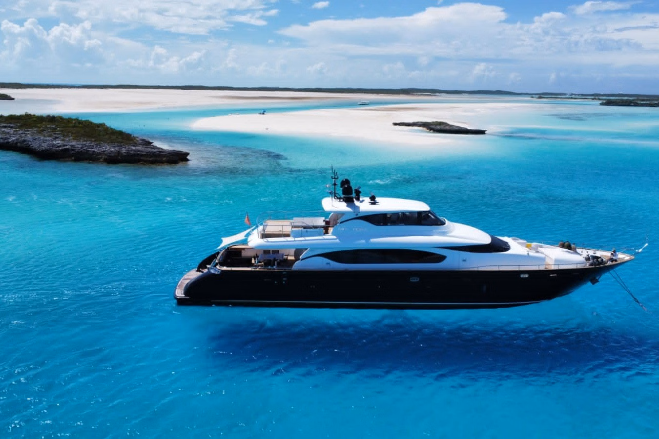 2012 Maiora 97' Raised Pilothouse