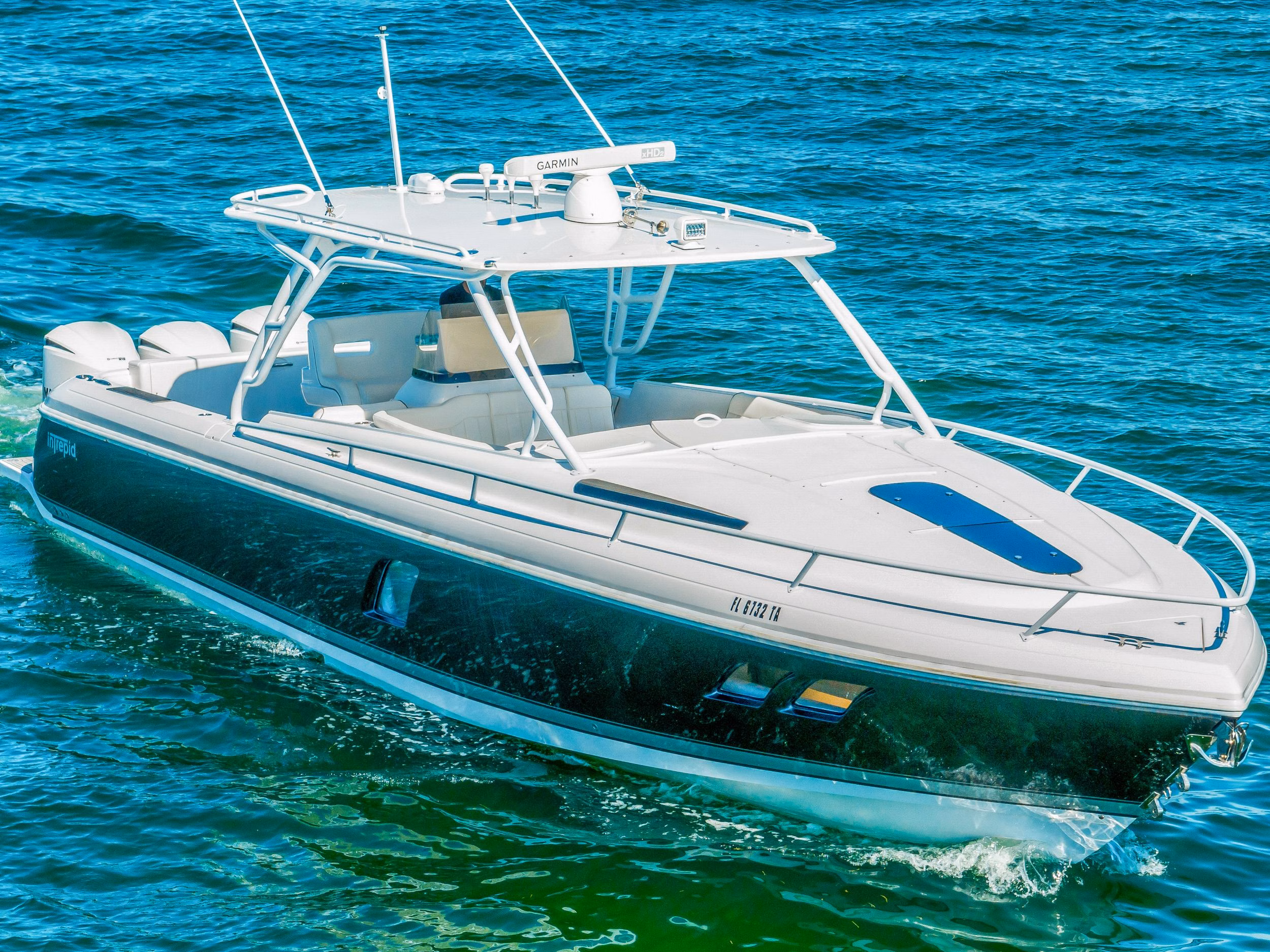 2016 Intrepid Powerboats 400 Cuddy 