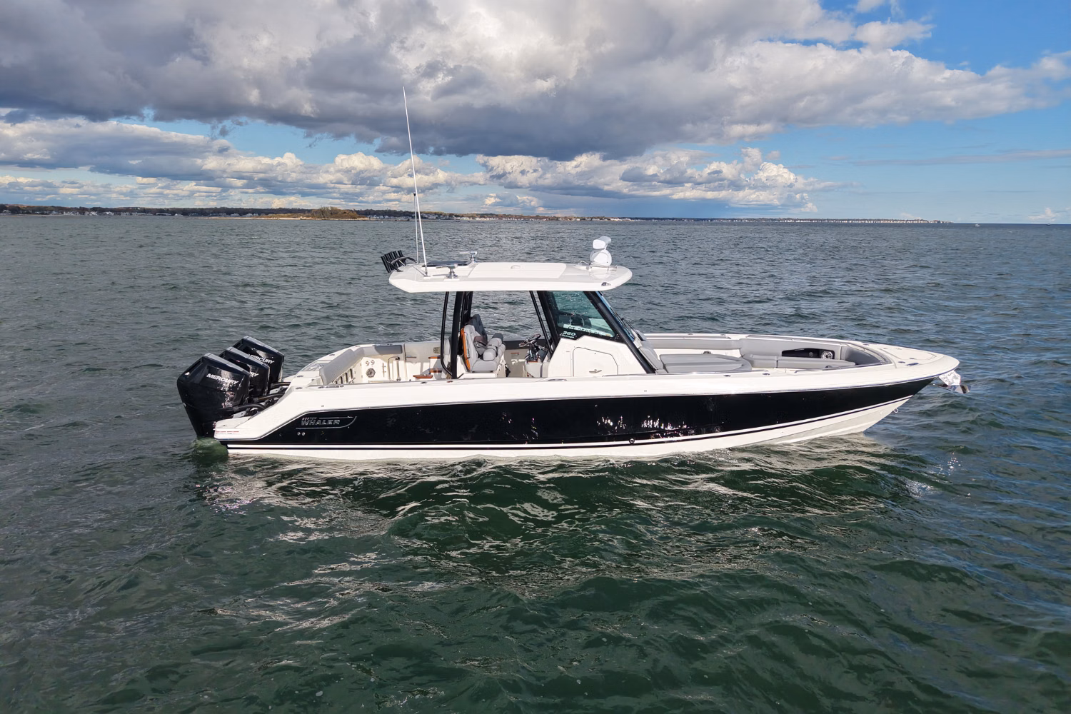 2026 Boston Whaler 360 Outrage