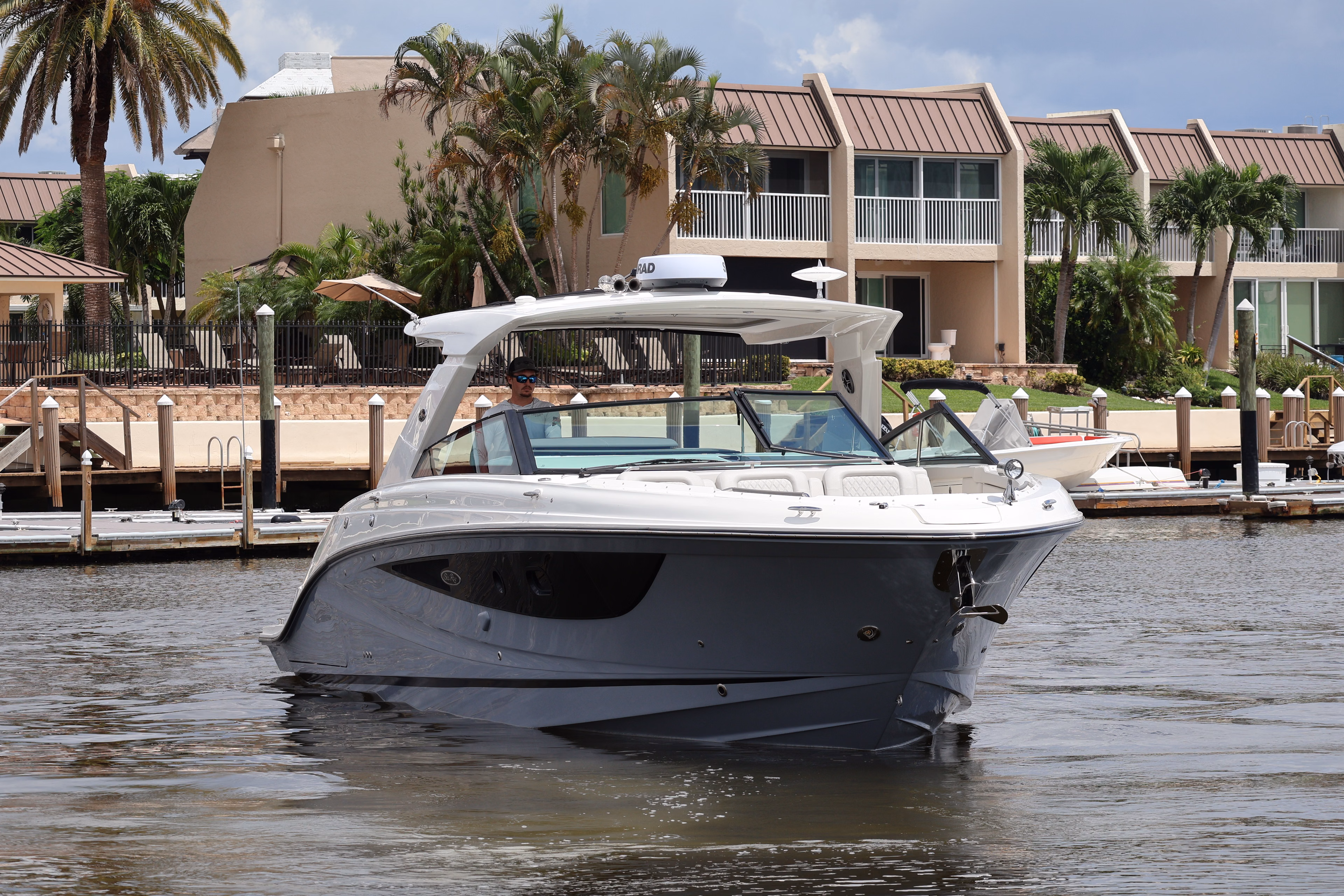2026 Sea Ray SLX 400 Outboard