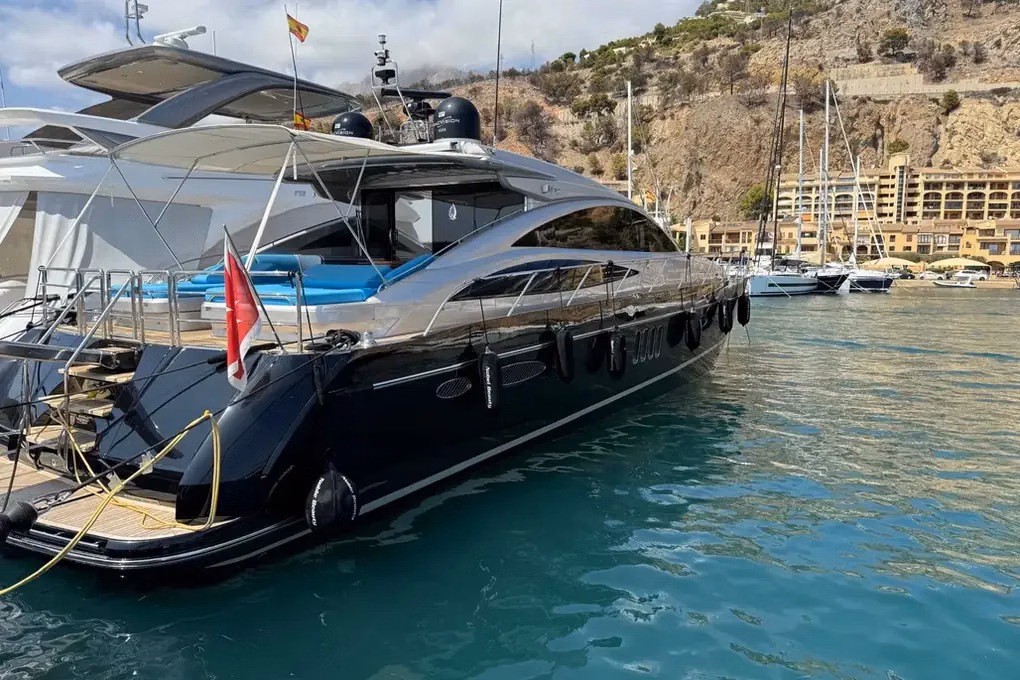 2008 Princess Yachts V70