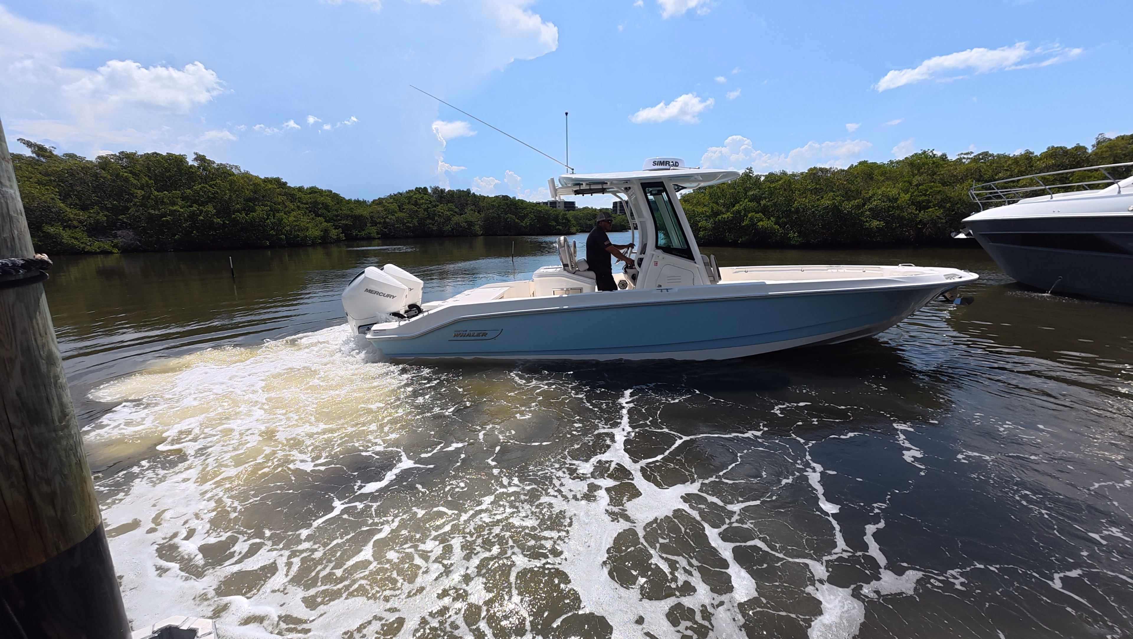 2027 Boston Whaler 280 Dauntless