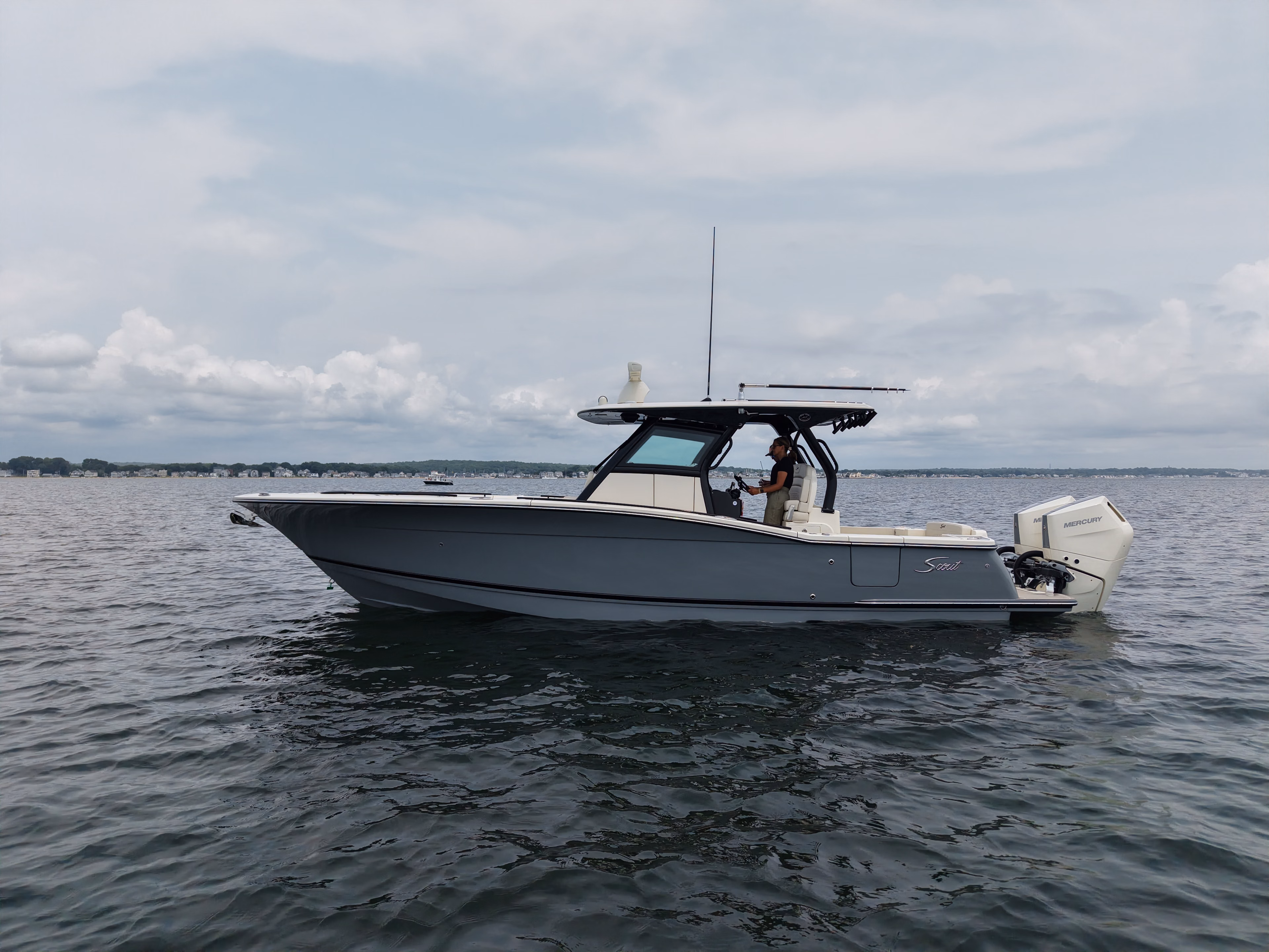 2026 Scout Boats 330 LXF