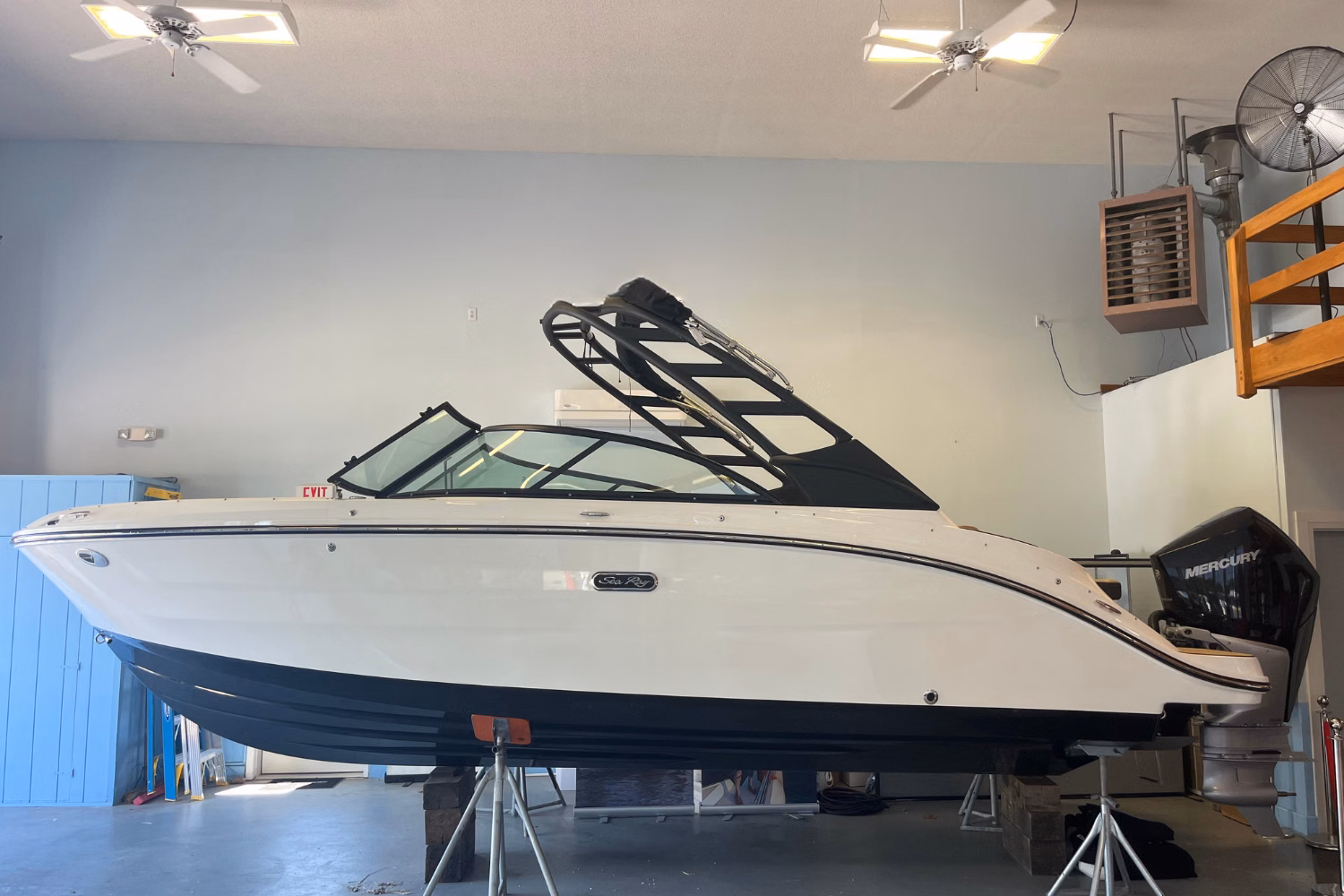 2026 Sea Ray SDX 230 Outboard