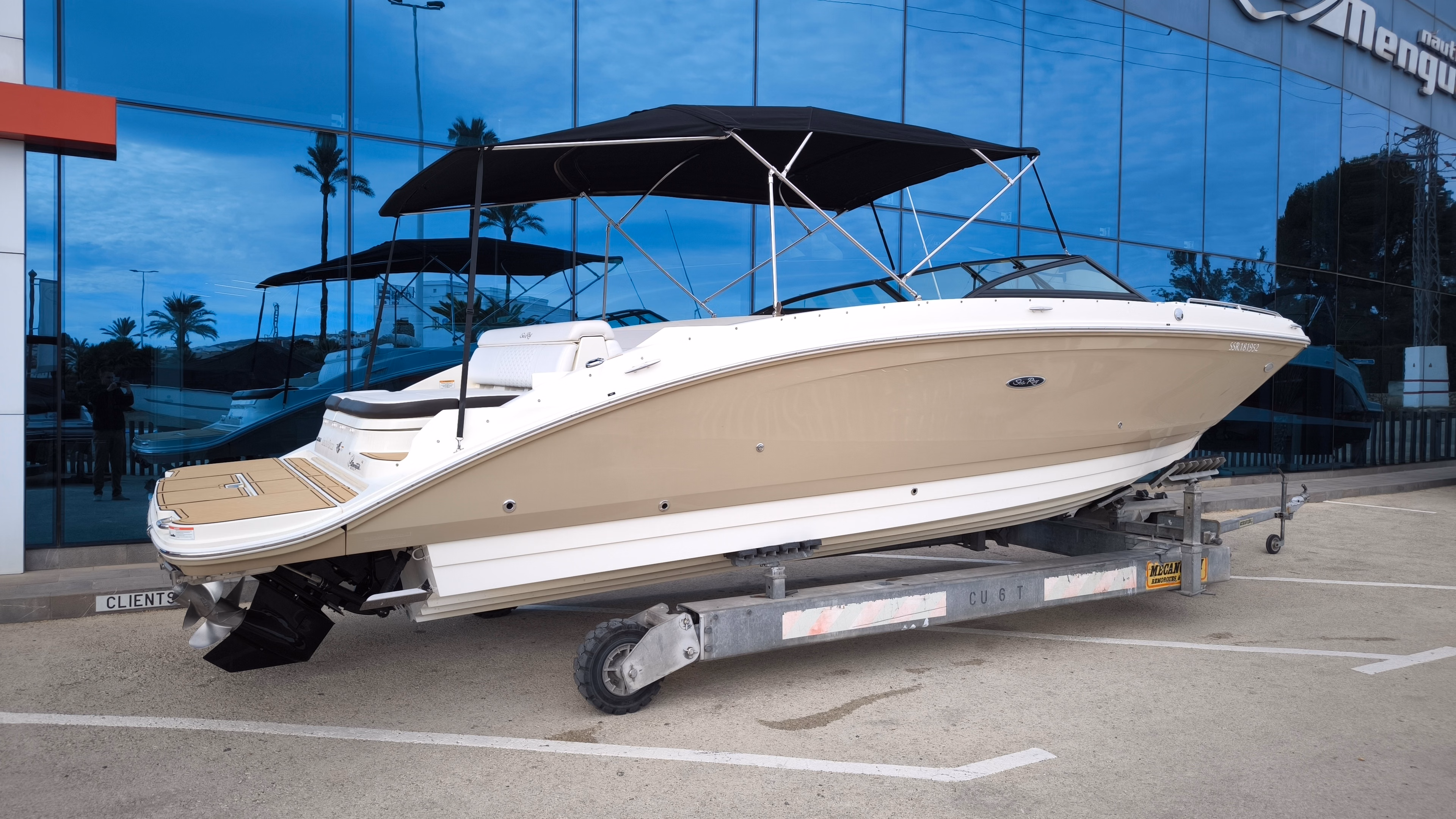 2021 Sea Ray SDX 270
