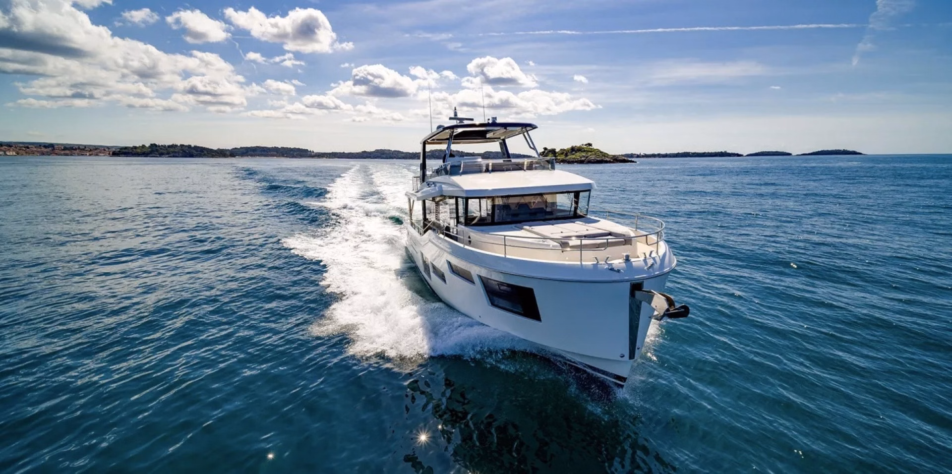 2026 Beneteau Grand Trawler 63