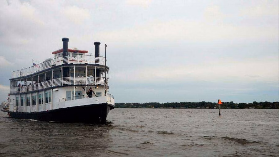 1984 Custom Vinette 99 Paddle Wheel
