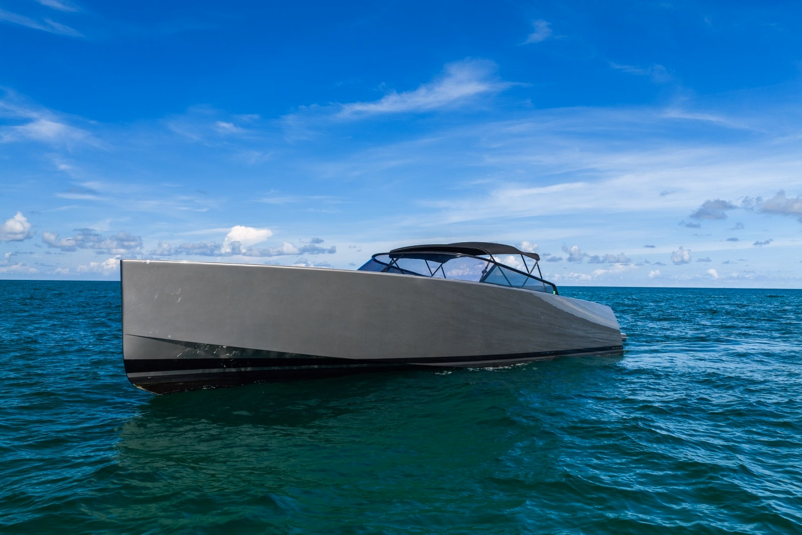 2015 VanDutch Yachts 55