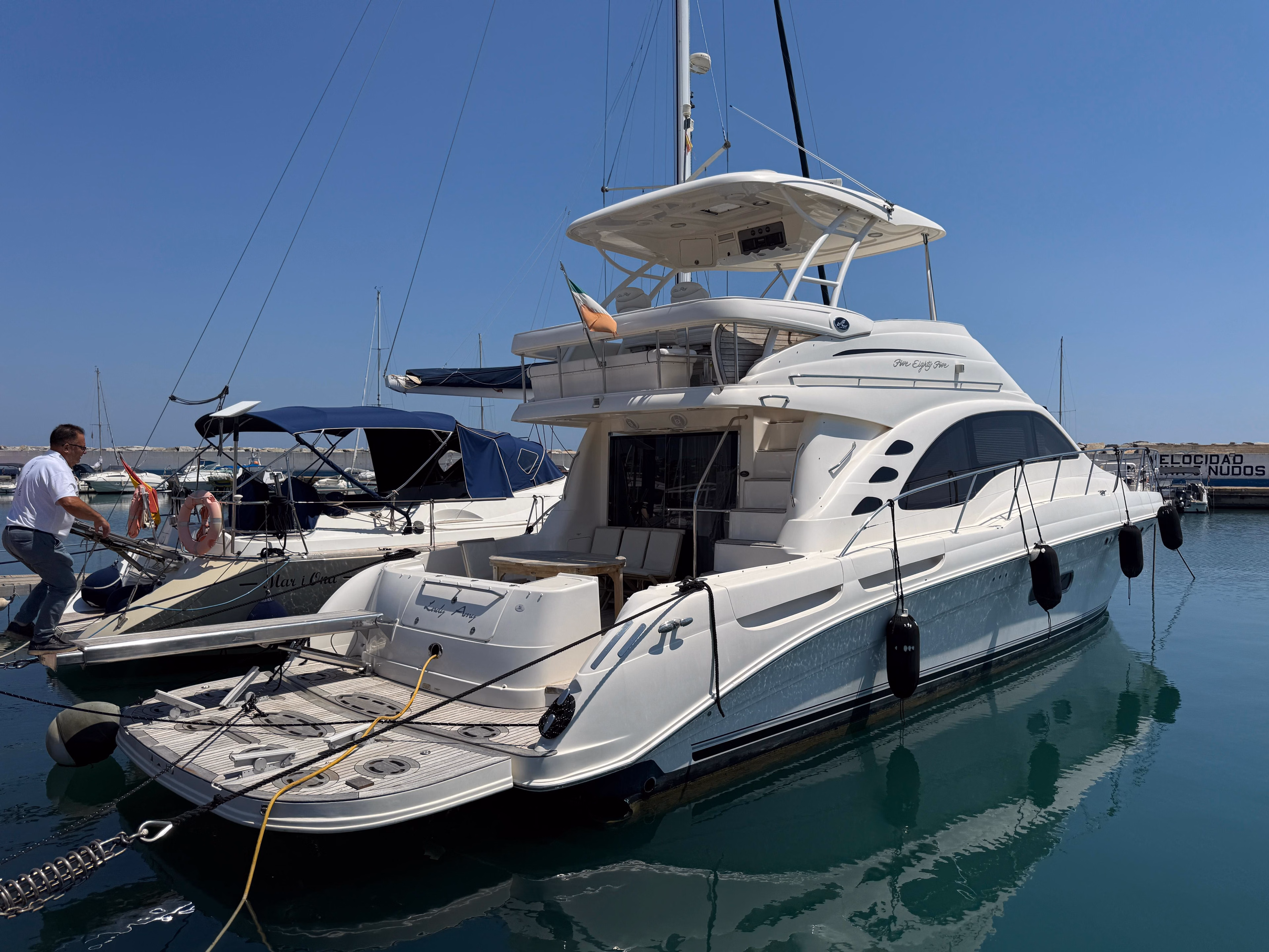 2005 Sea Ray 580 Sedan Bridge 